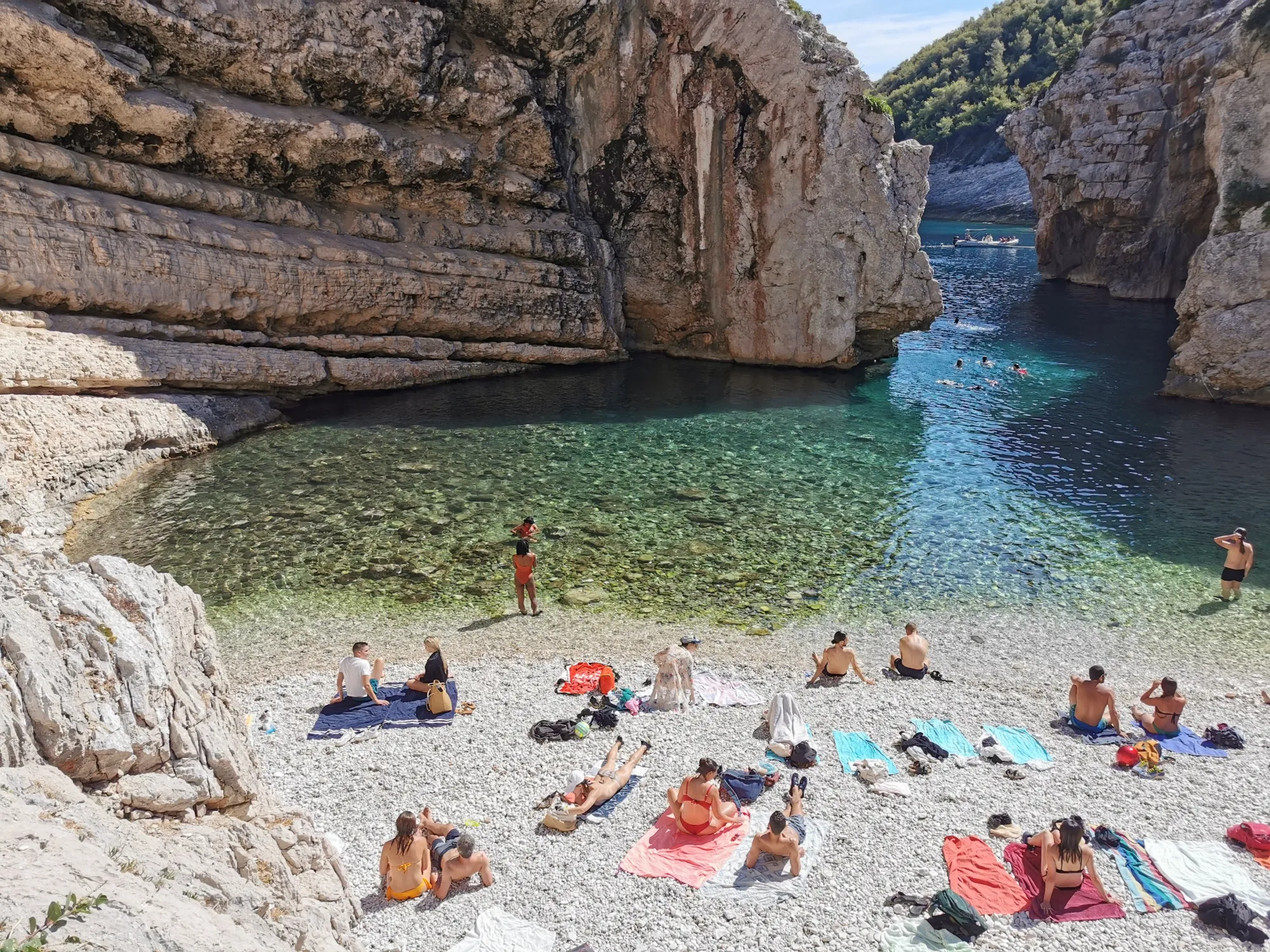 Chorvaté se připravují na davy turistů z celé Evropy. Na Čechy však letos tolik nespoléhají.