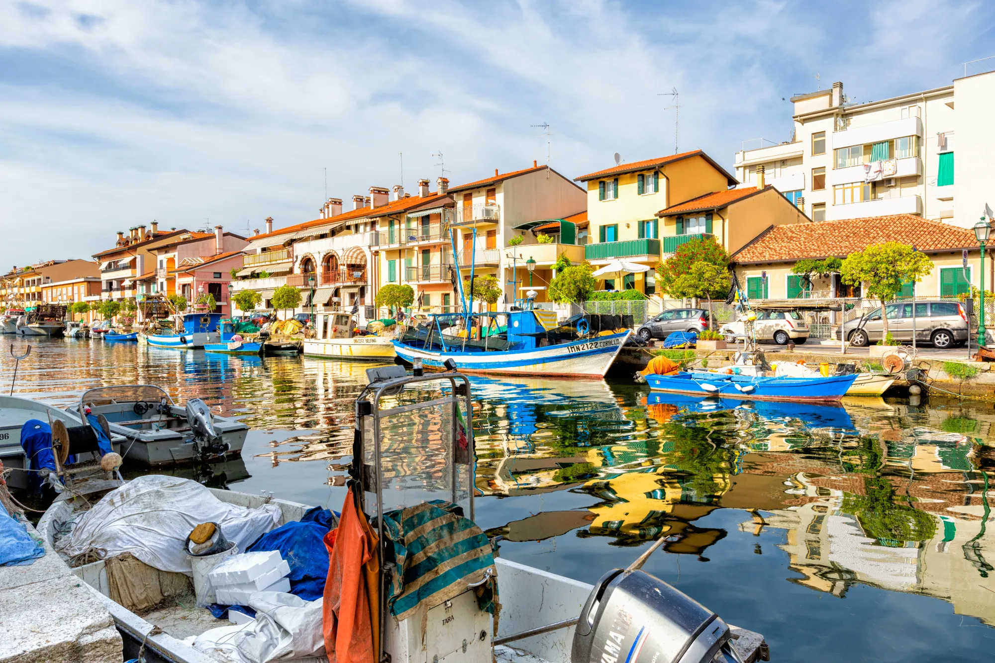 Všichni mluví o Bibione. My jsme objevili tichý ostrov za rohem kde voda mizí každou hodinu.