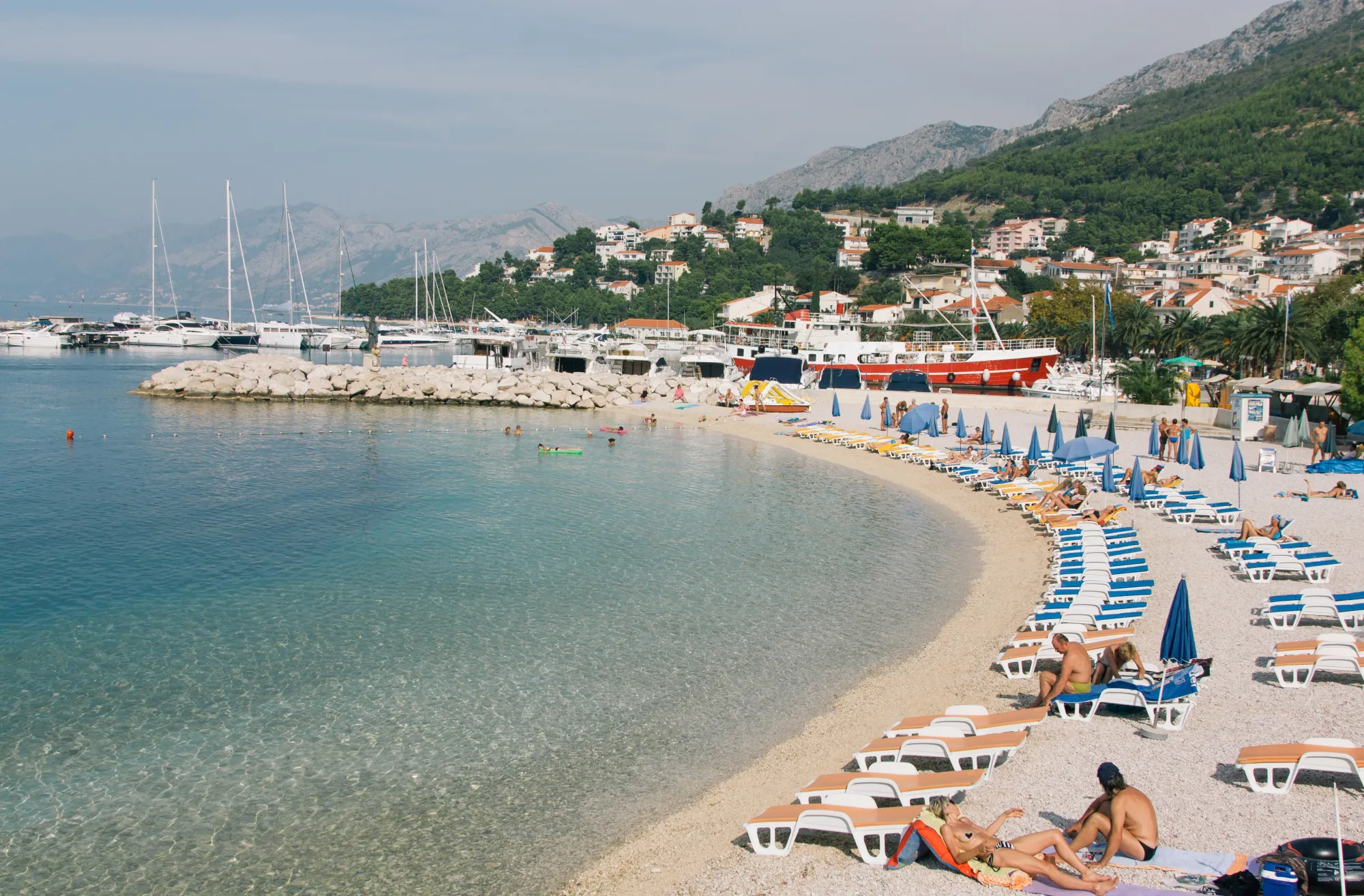 Zapomeňte na přeplněné pláže Chorvatska. Tenhle ostrov je nádherný a turisty tam budete hledat marně.