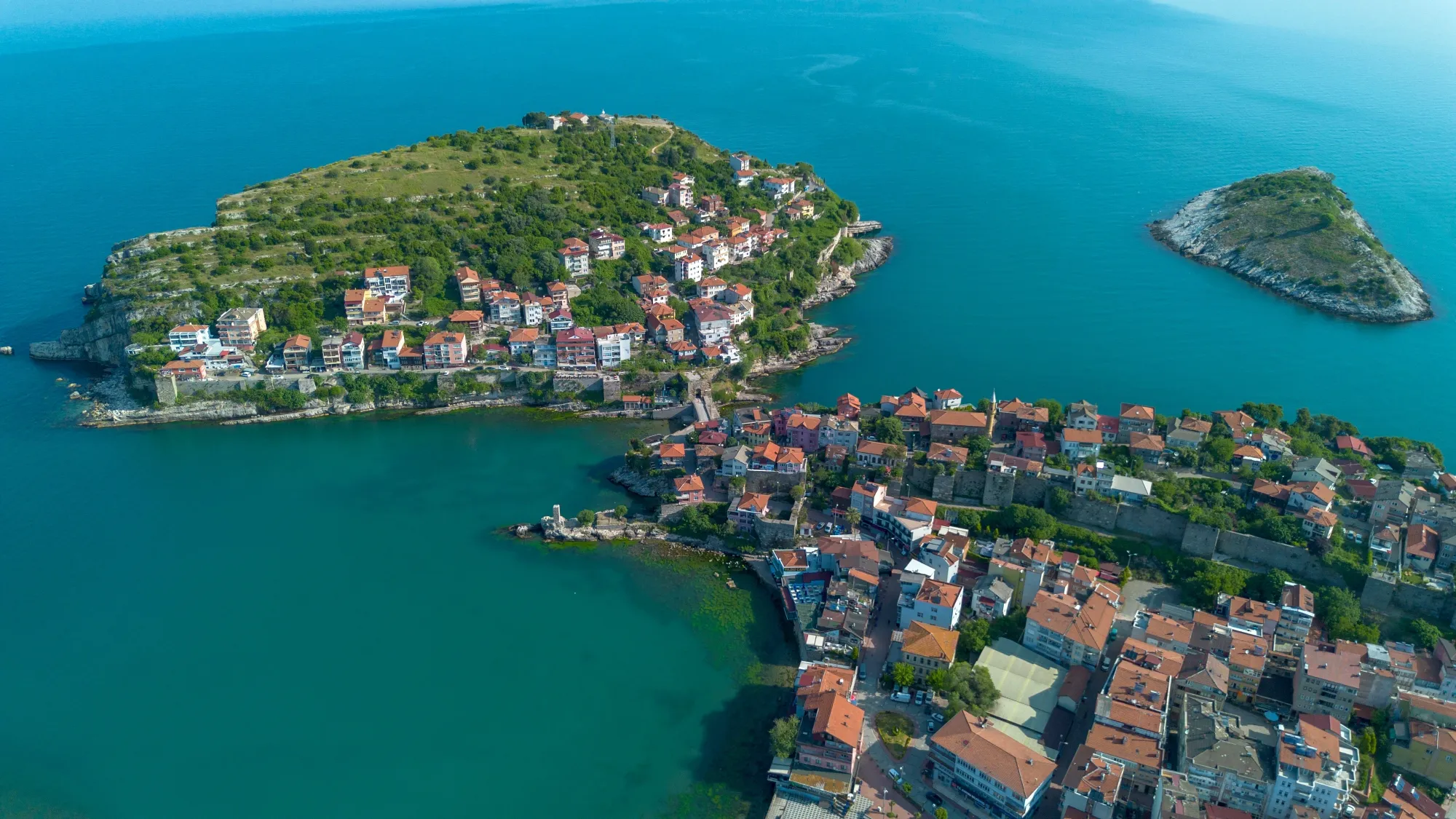 Turecko se mění na ráj plastických operací. Zahraniční turisté tam nechávají miliony, ale ne vždy přežijí.