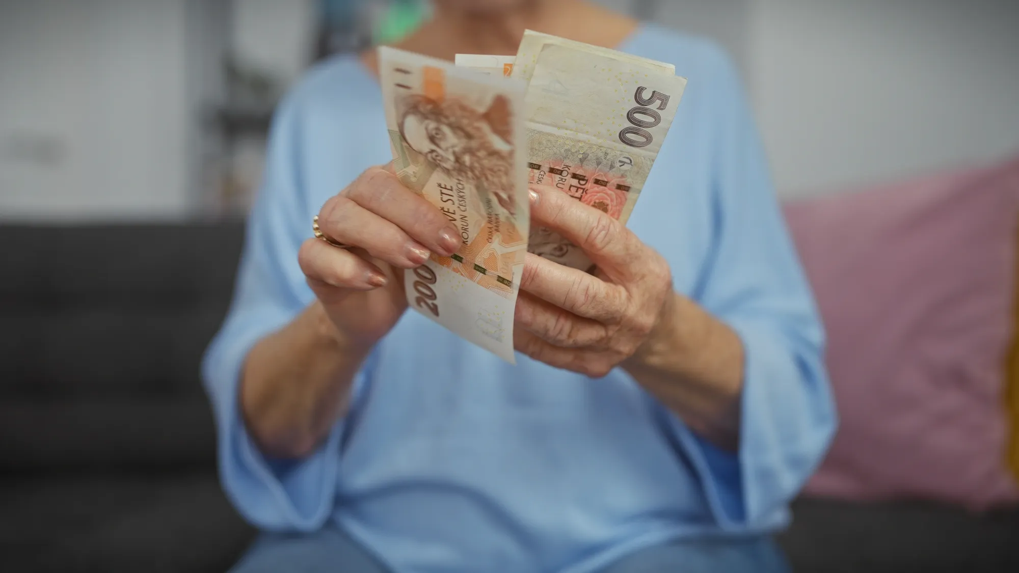 Už jen pár dnů! Senioři musí rychle jednat, jinak jim přestanou chodit dopisy o důchodech.