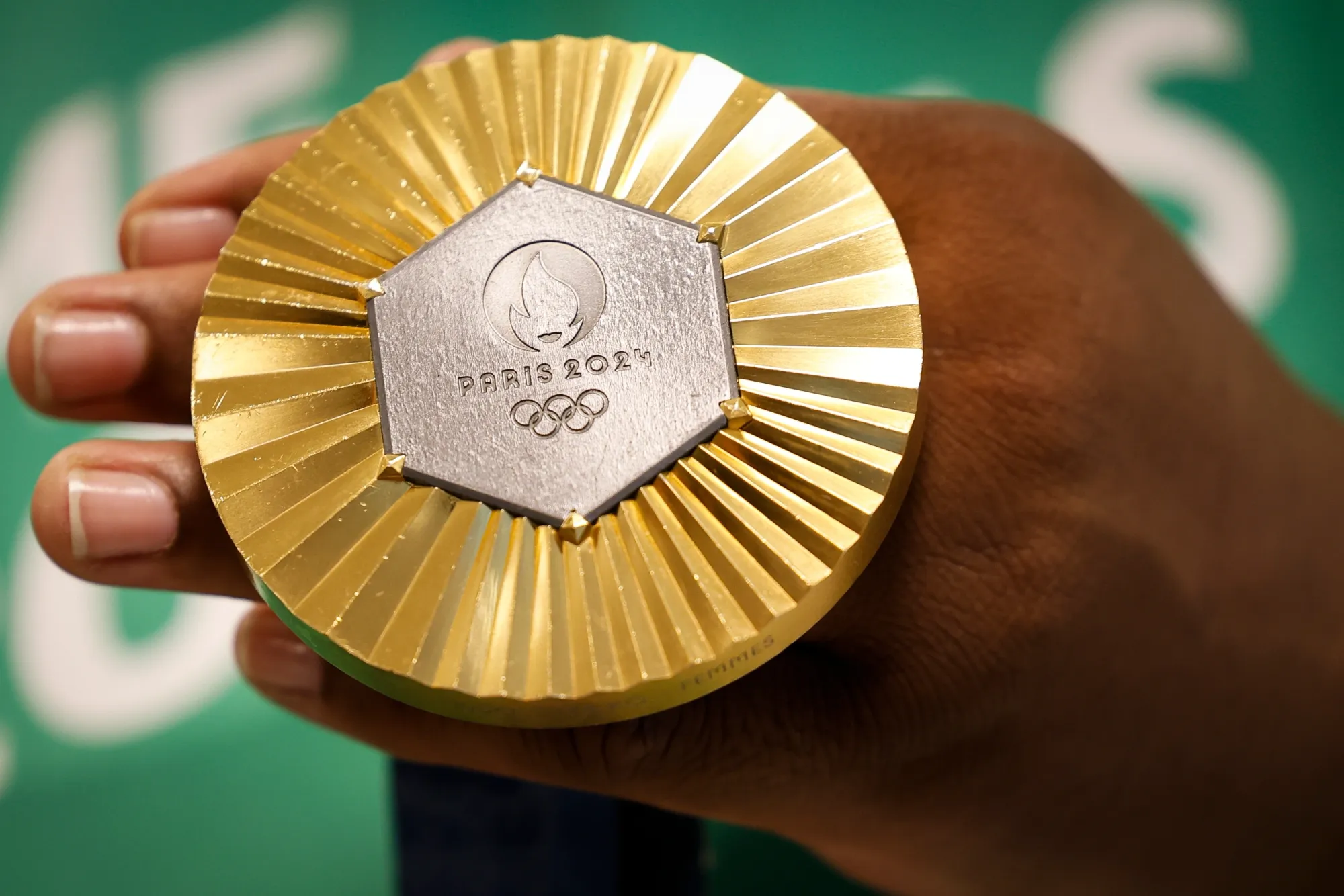 Úspěch na olympiádě může zajistit miliony korun. Některým sportovcům změní celý finanční život.