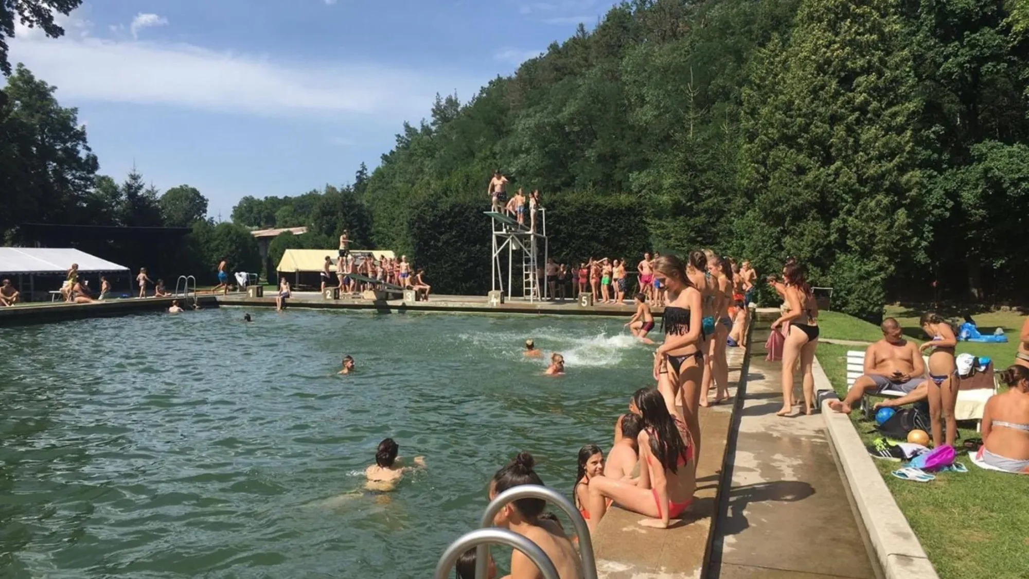 Stojí tu už desítky let a málokdo o něm ví. Nejstarší koupaliště v Česku ukrývá kouzlo, které bere dech.