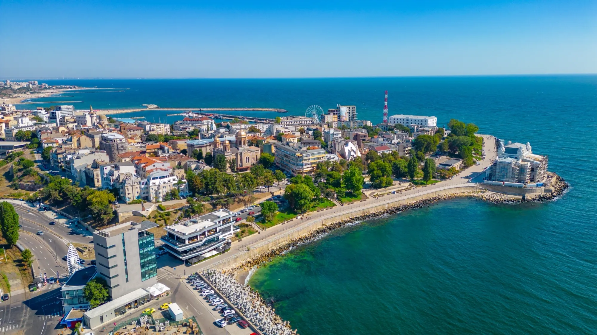 Chorvatsko letos ustupuje do pozadí, Češi ve velkém vybírají levnou destinaci, která rychle získává popularitu.