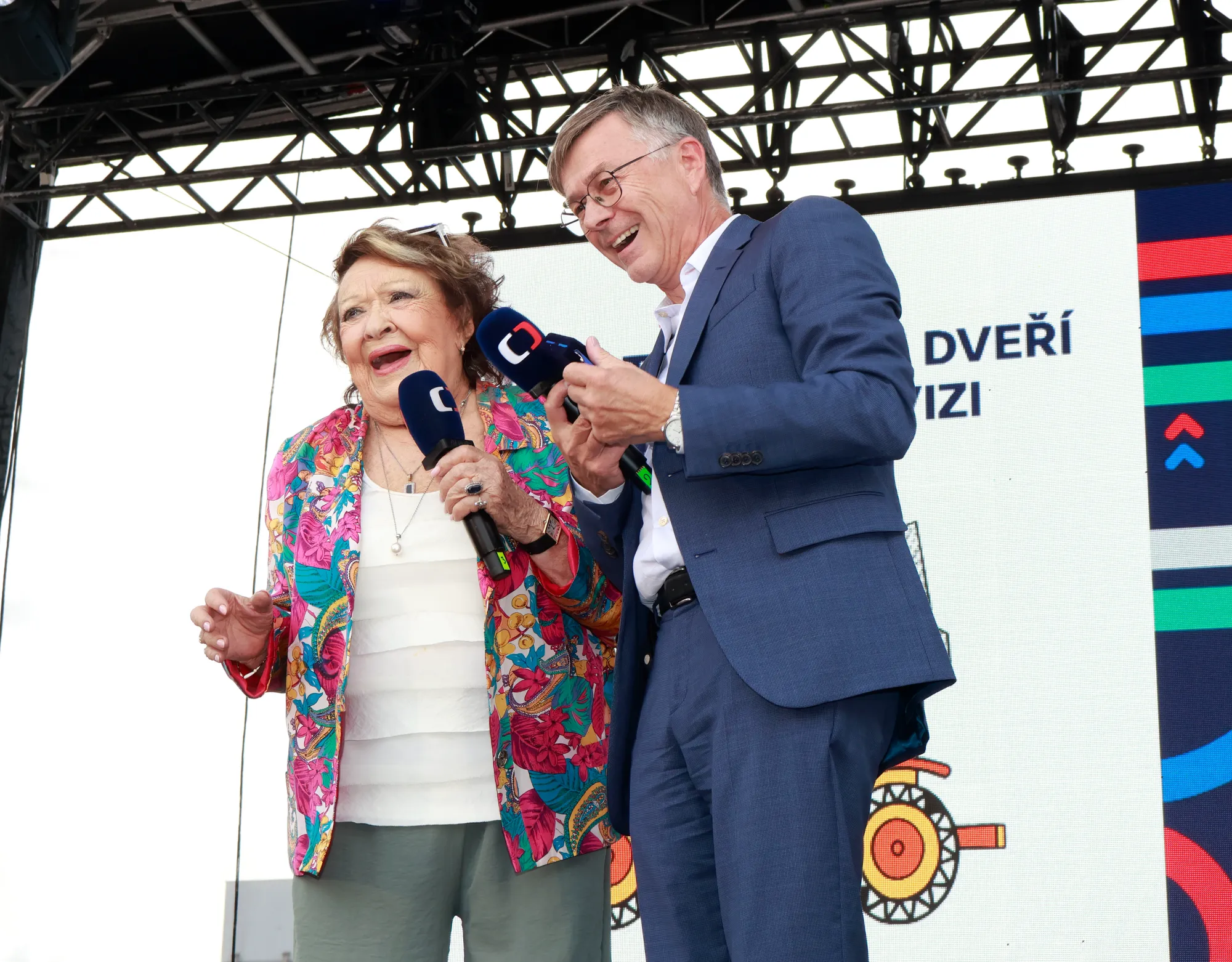 Jiřina Bohdalová se má královsky. Roubenka v Českém ráji, luxusní vila a byt v Praze za miliony.