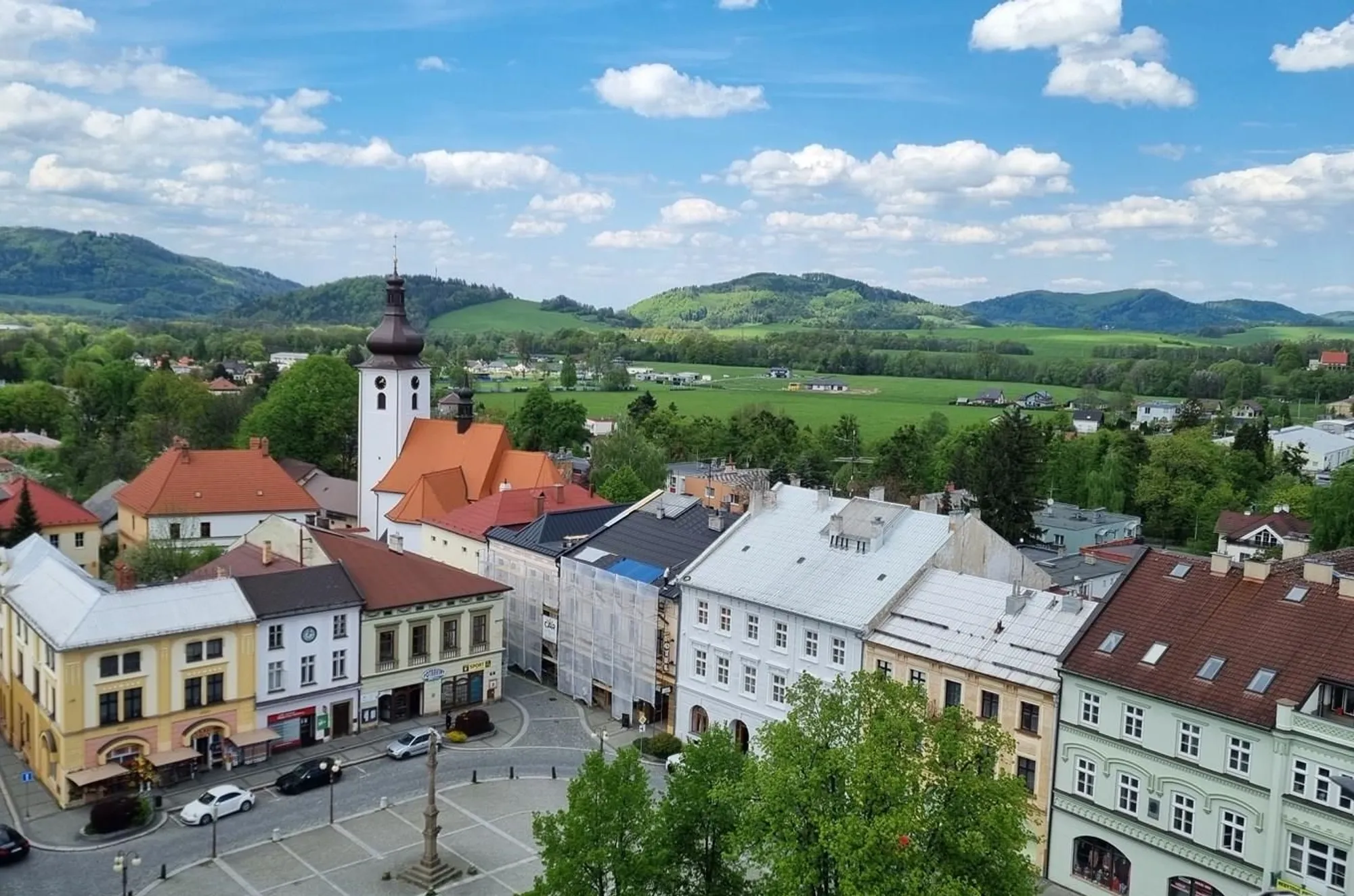 Pod nohama mají řešení drahého topení. Frenštát chce lidem vytáhnout energii přímo z hlubin.