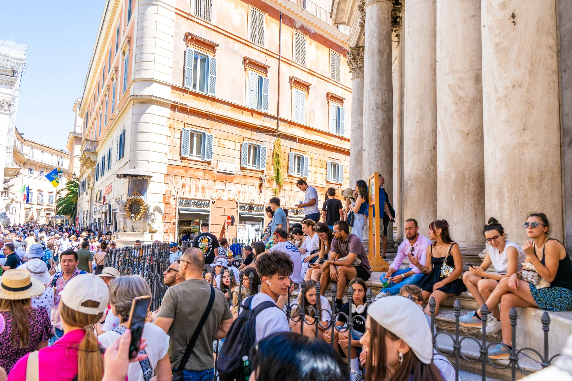 Fontána di Trevi zažila skandál. Turistka se chovala neuvěřitelně drzým způsobem, až zasáhla policie.