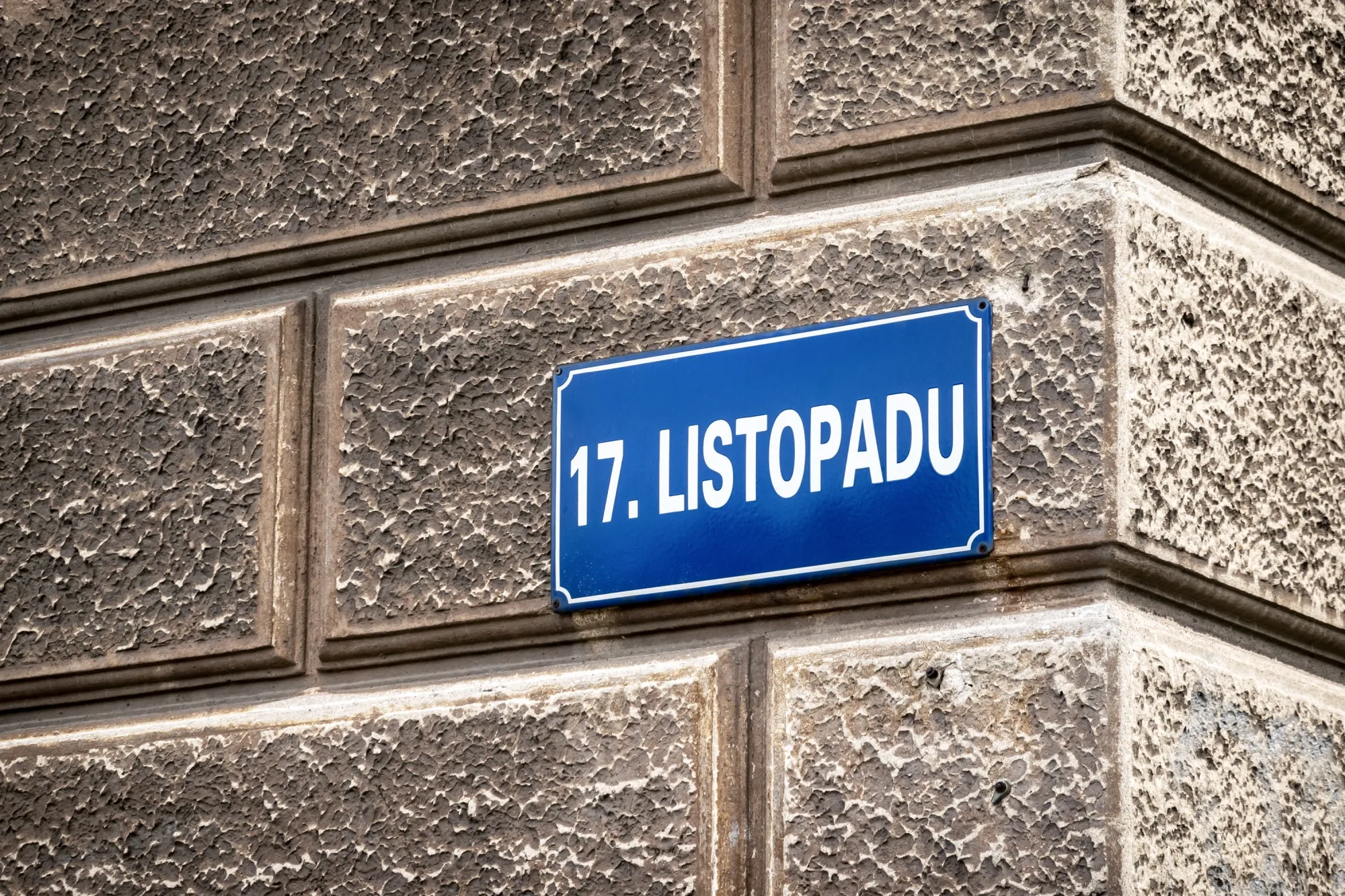 Otevírací doby 17. listopadu přináší několik nepříjemných překvapení.