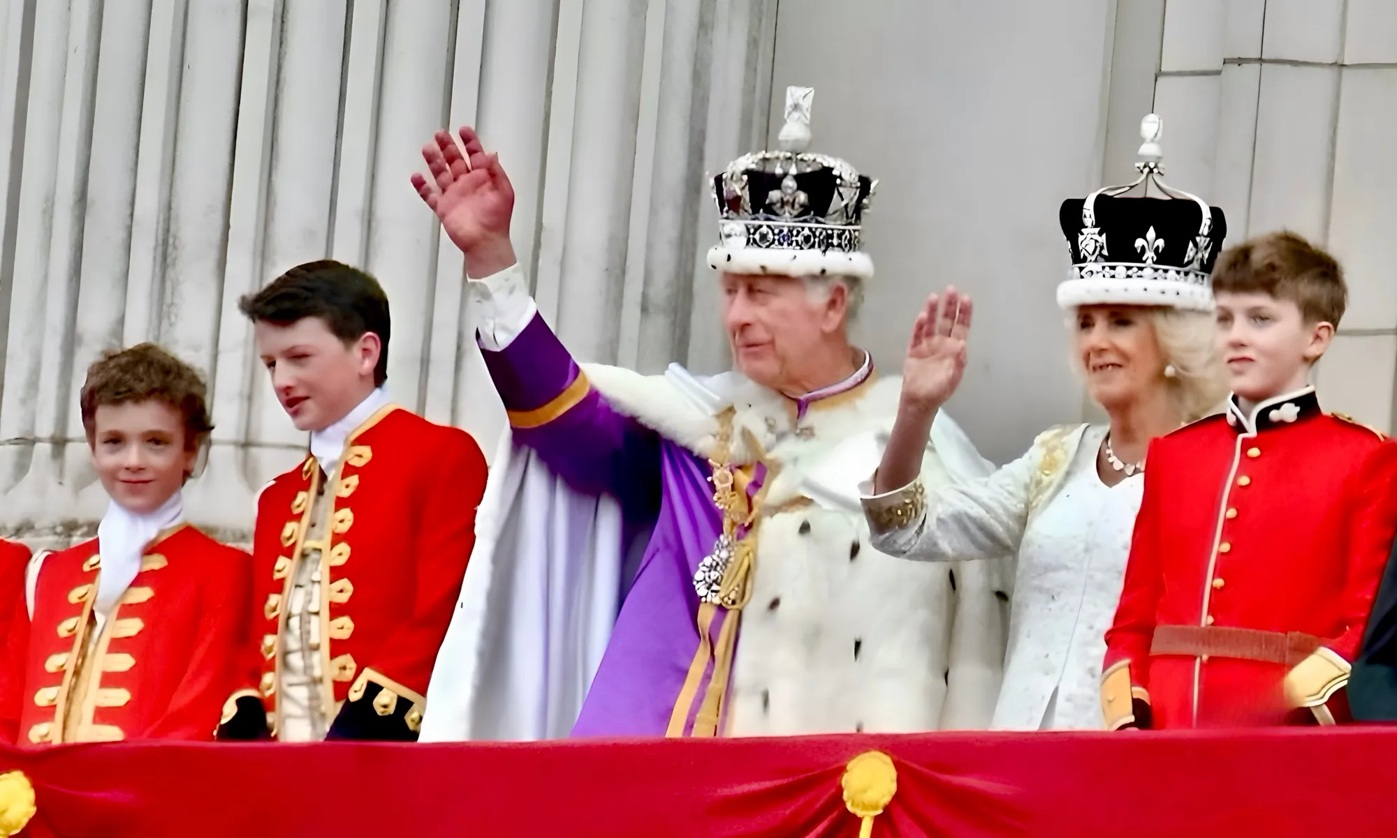 Královský dvůr řeší napětí. Karel III. chce zvláštní Vánoce, bojí se posledních.