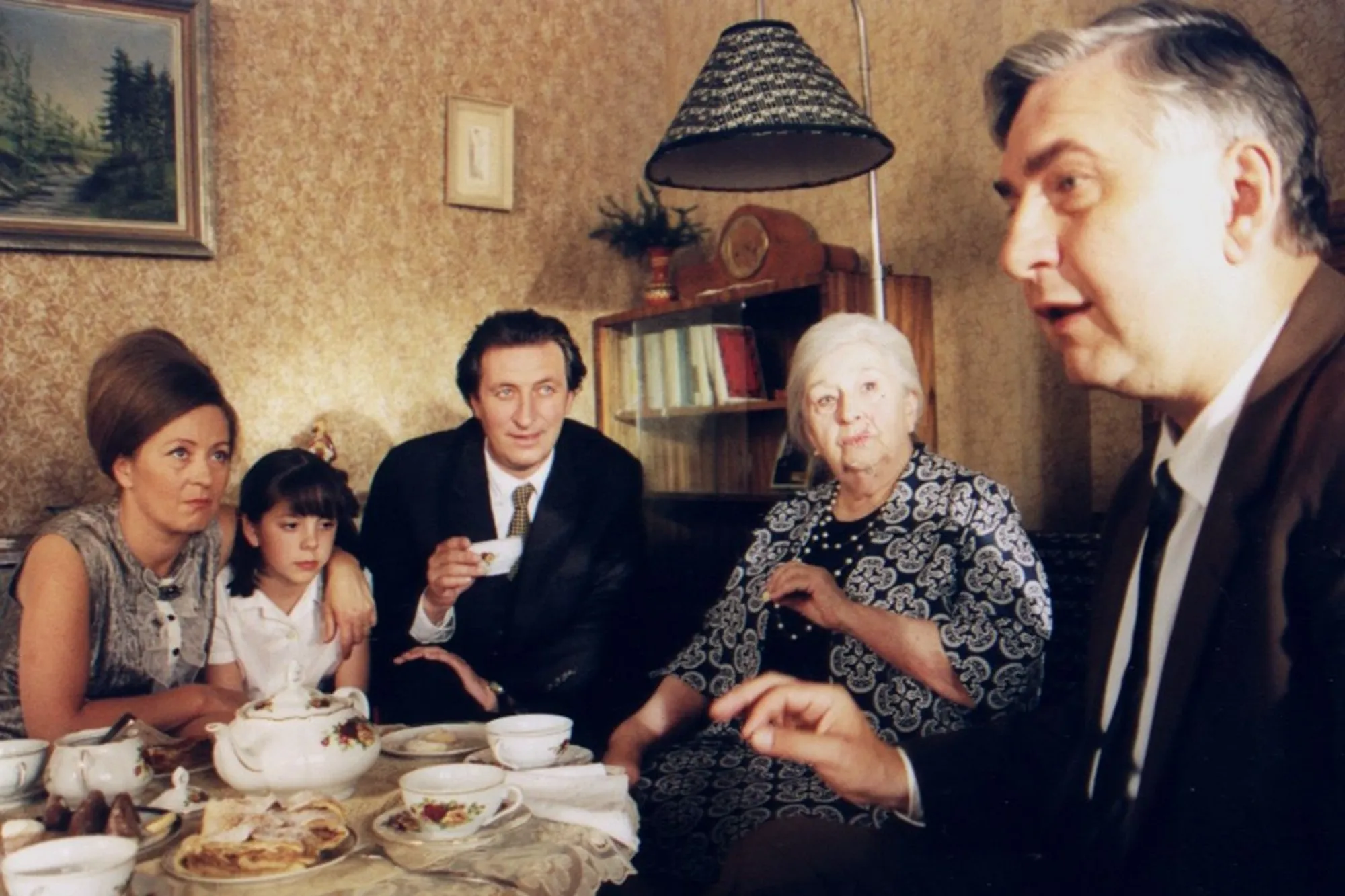Pelíšky slaví úspěch dodnes. Tajemství názvu a drsná zákulisní historka o Kodetovi znovu vyplouvají.