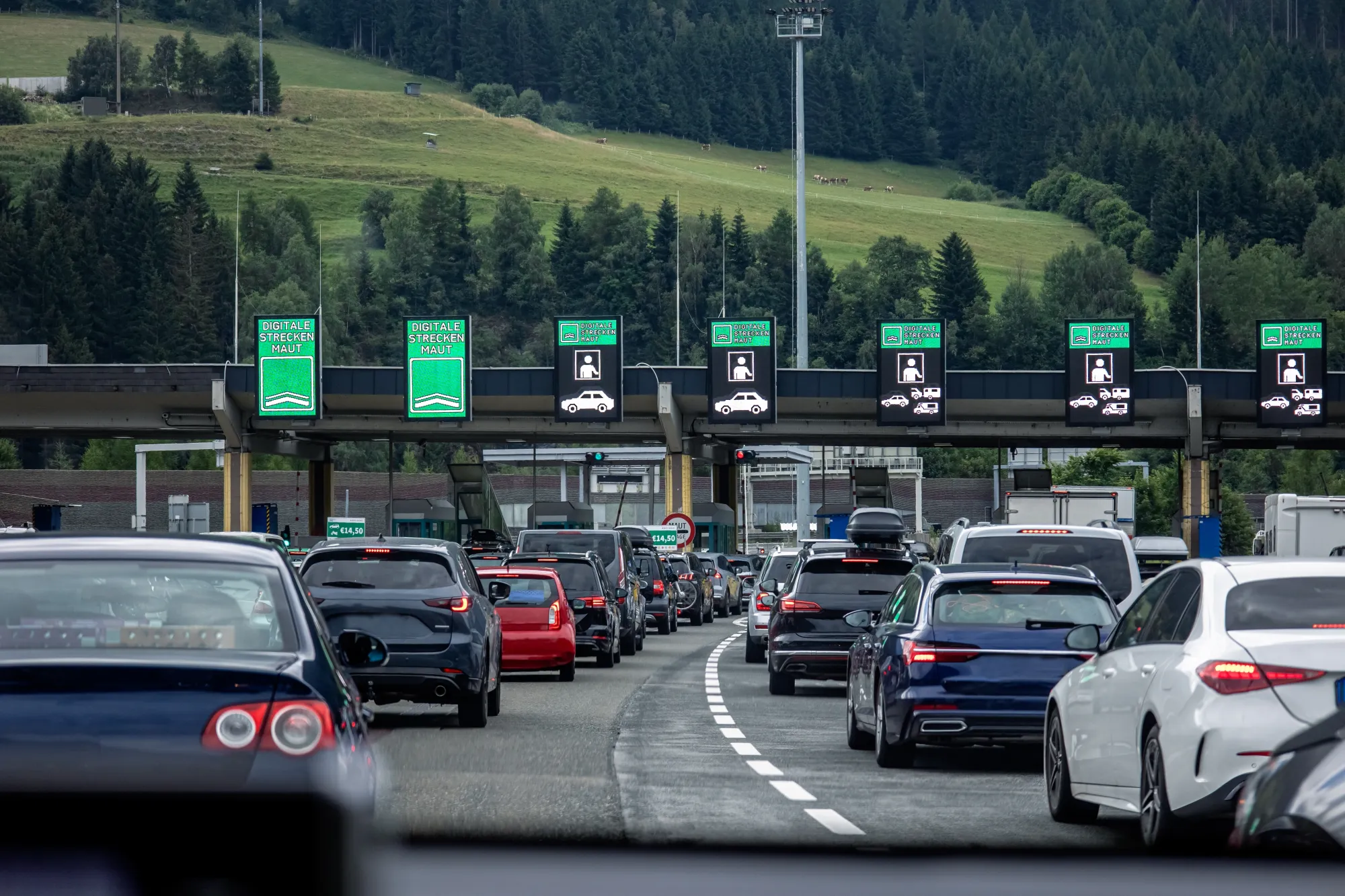 Češi při cestě k moři často řeší rakouskou dálniční známku. Jedna chyba je může nepříjemně zaskočit.