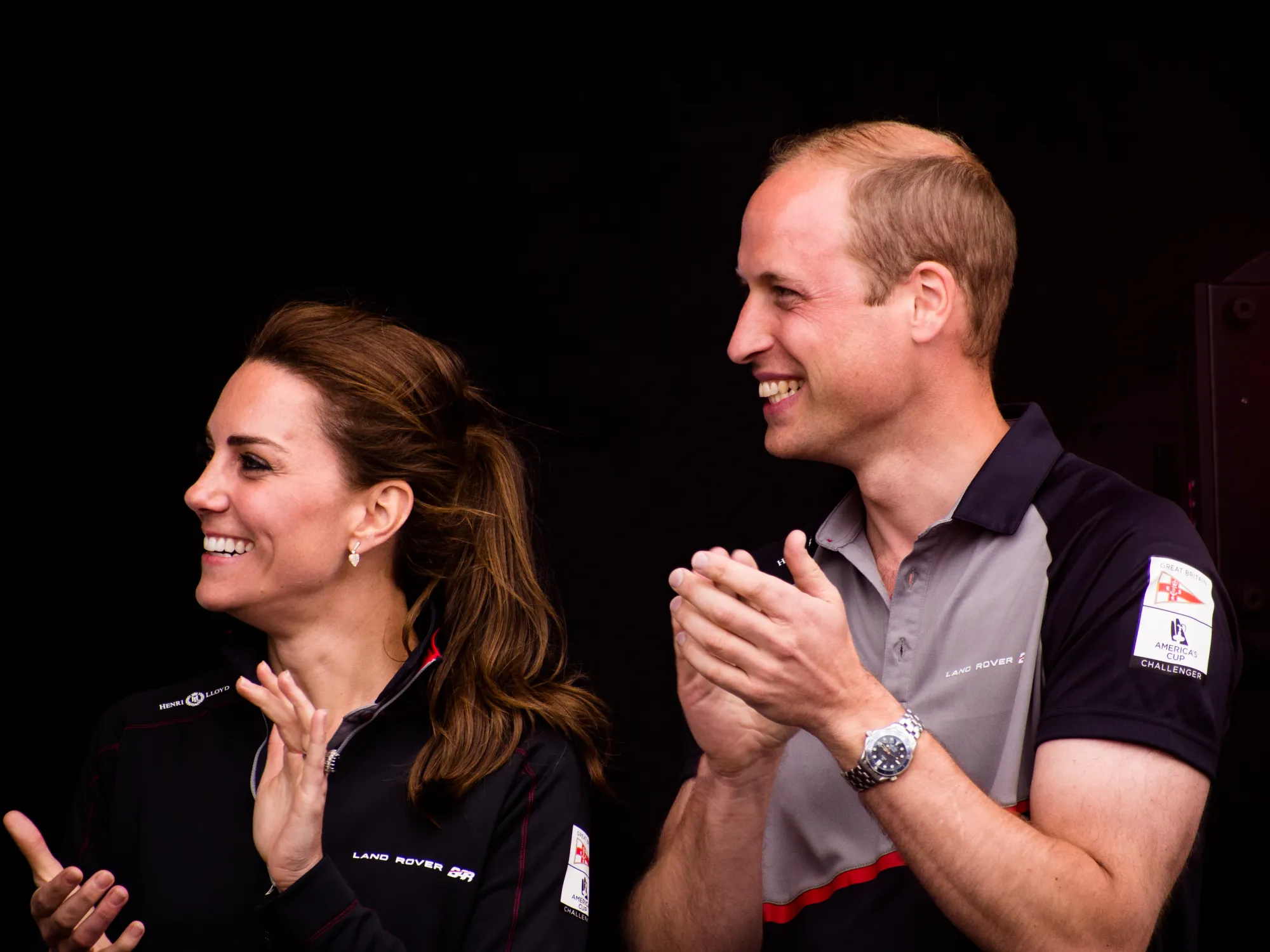 Hraje roli Kate Middleton a bere za to tisíce eur. Jeden aspekt její práce ale vyvolává otázky.