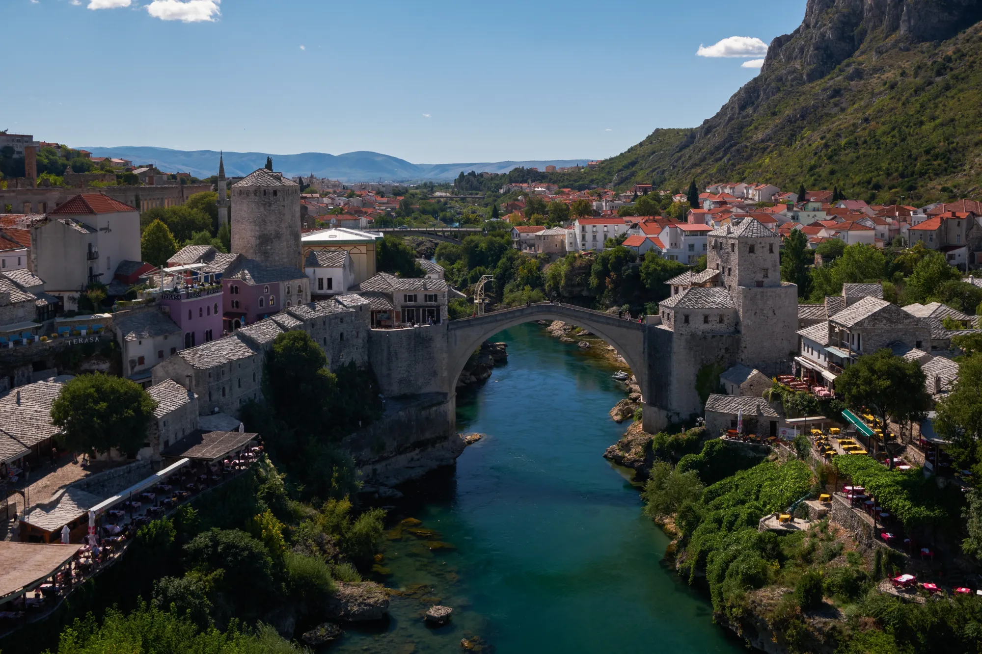 Most na Balkáně, který bere dech celému světu. Turisté sem jezdí z tisíců kilometrů jen kvůli jedné fotce.