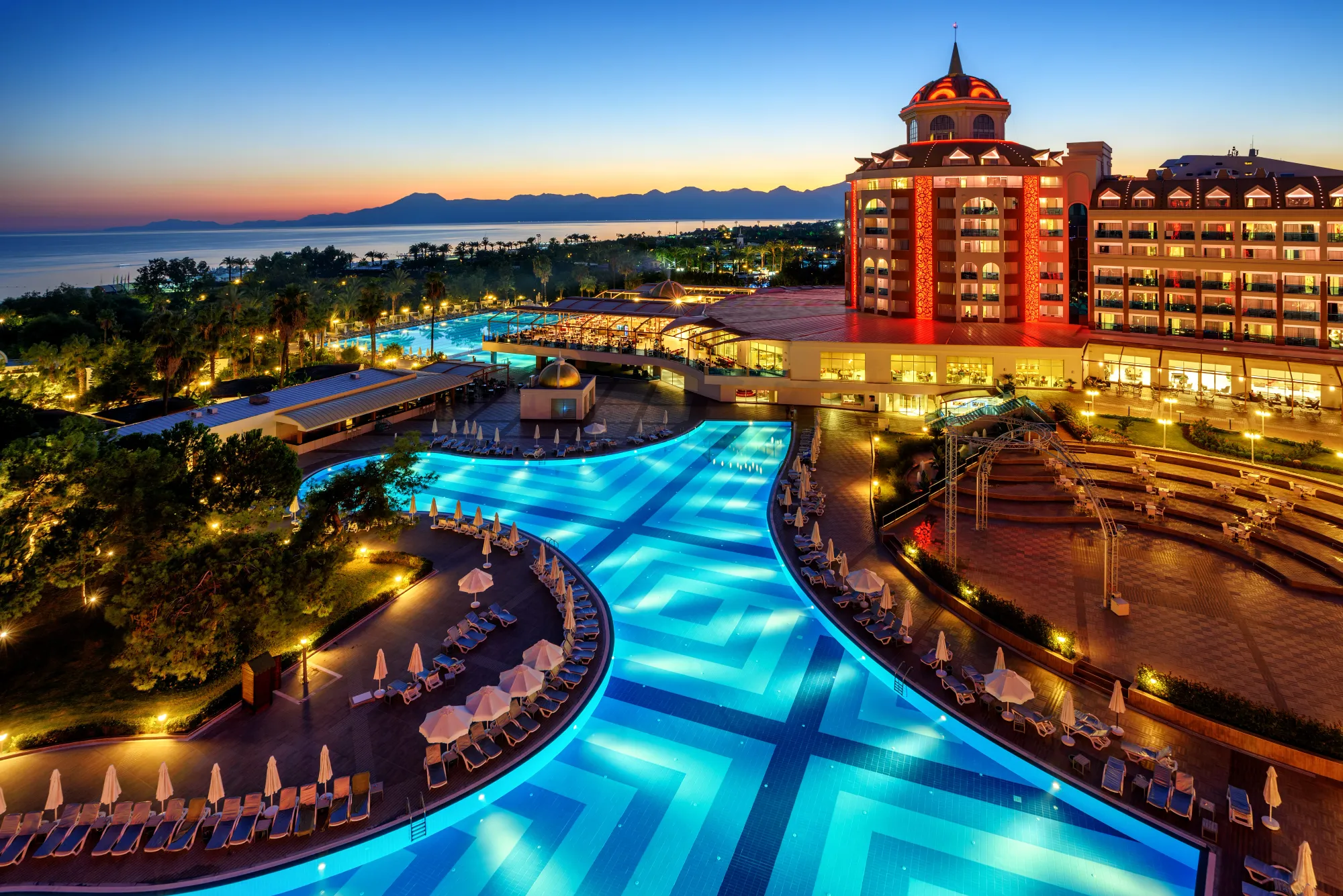 Češi v Turecku porušují pravidlo, kvůli kterému je hotel může okamžitě vyhodit. Pokutu pak musí zaplatit ze svého.