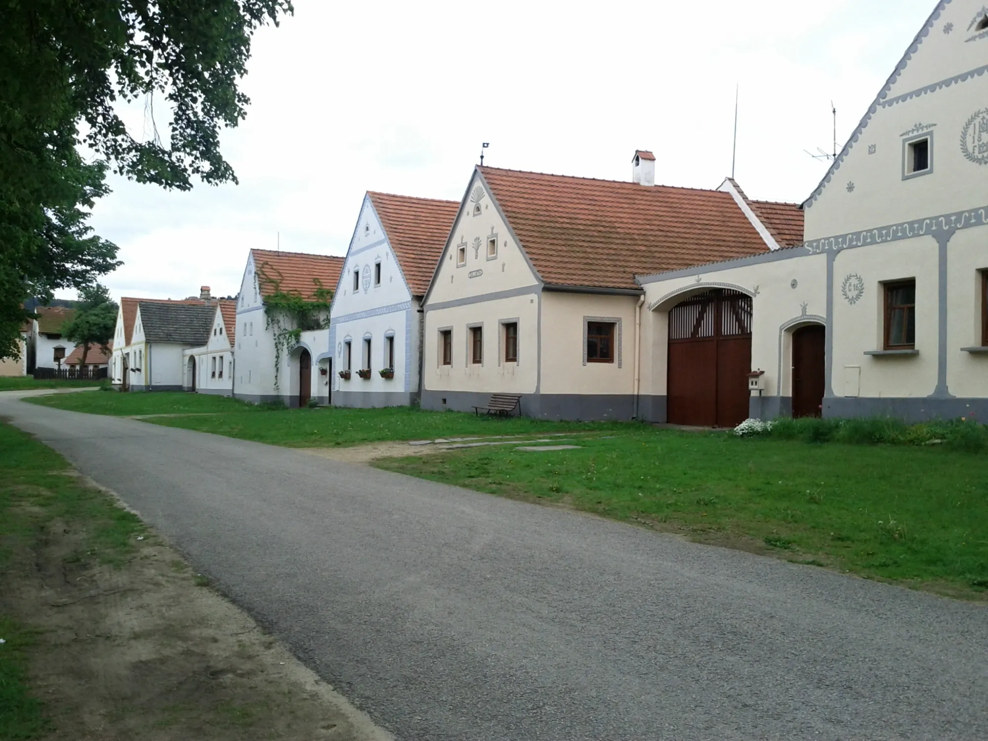 Tohle není Itálie, ale Česko. Vesnice jako z Toskánska zůstává pro cizince skrytým pokladem.