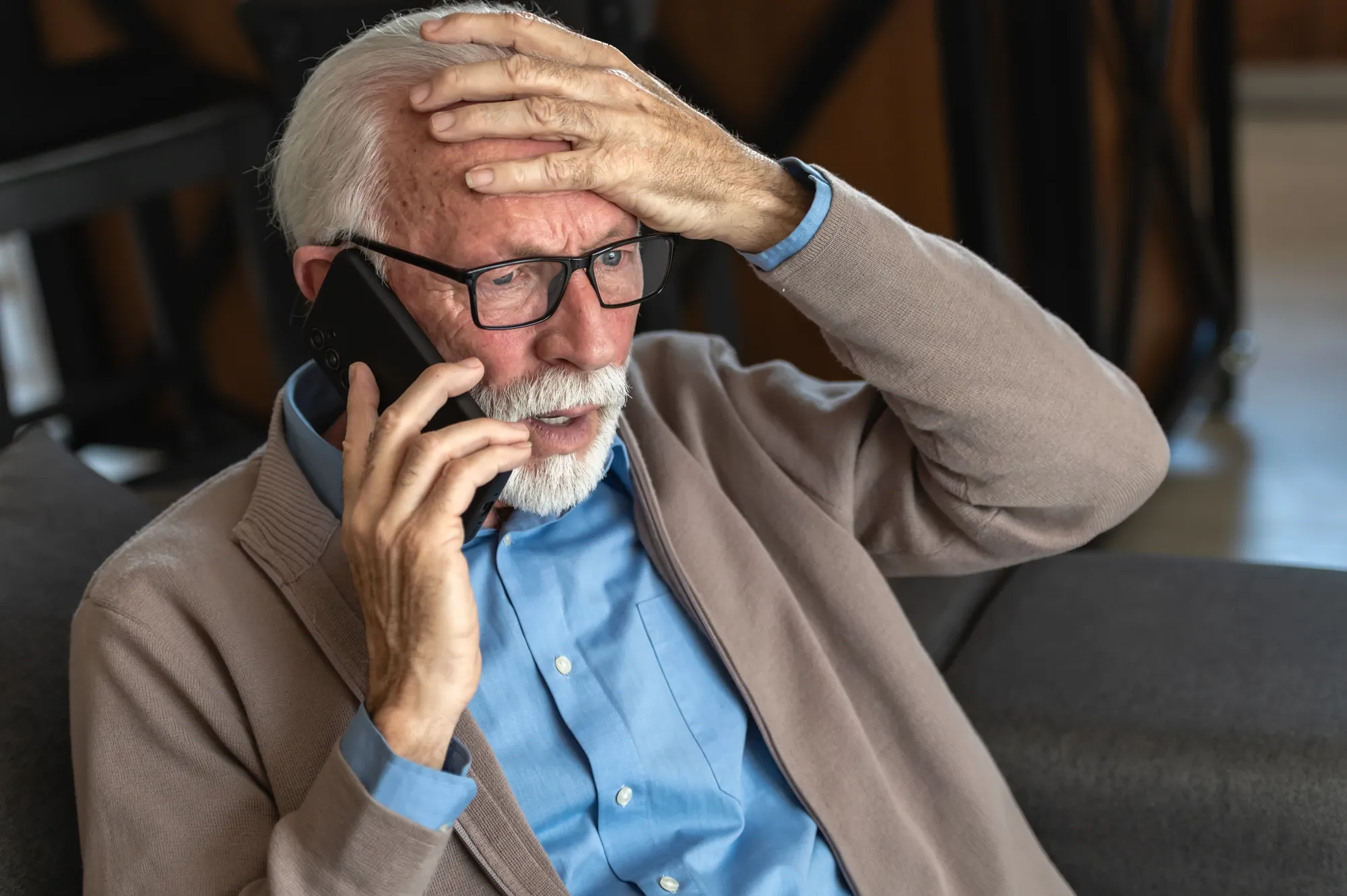 Za pár dní na dovolené málem přišel o všechno. Účet za telefon mu zničil léto.