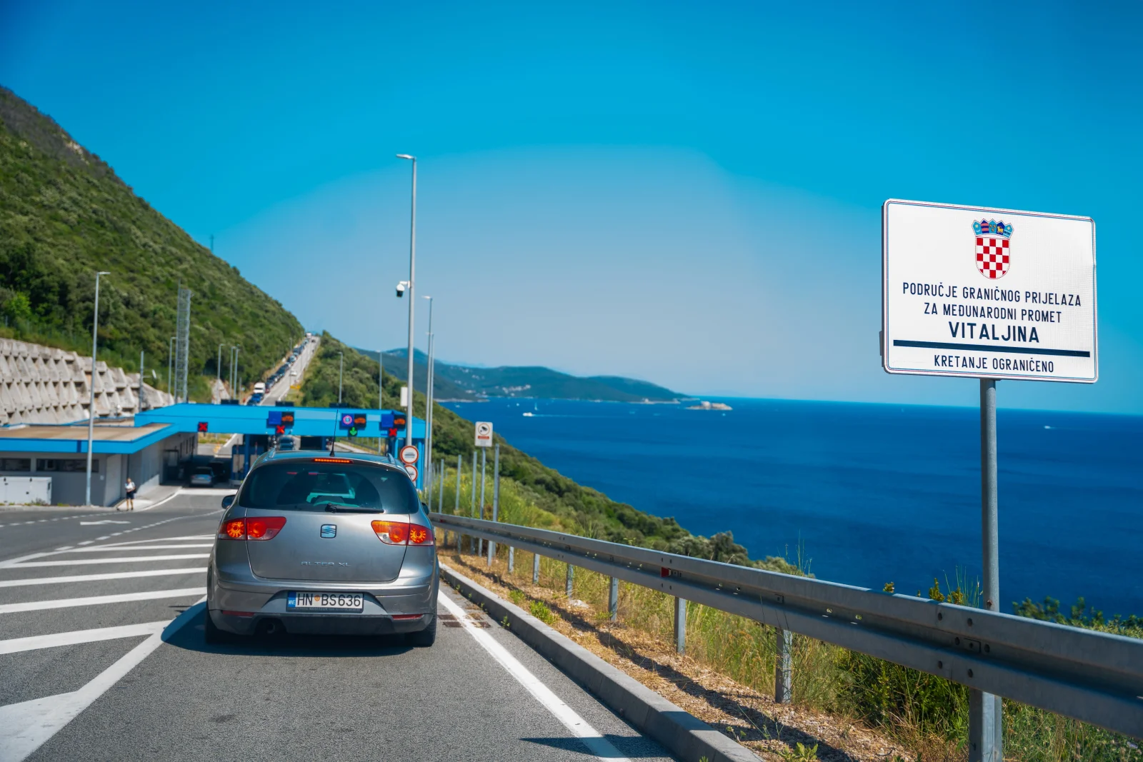 Češi, zpozorněte. Chorvati končí s platbou v hotovosti i kartou, turisté zůstanou na dálnici stát