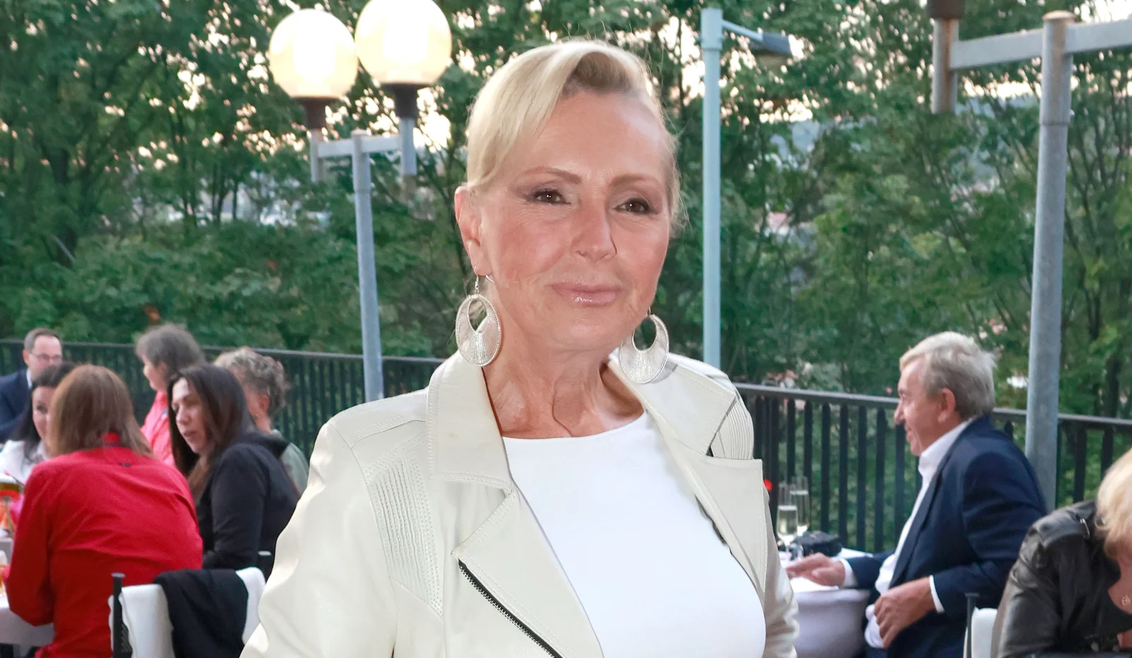 Helena Vondráčková zaujala lidi zvláštní nabídkou. Její inzerát budí víc otázek než běžný prodej