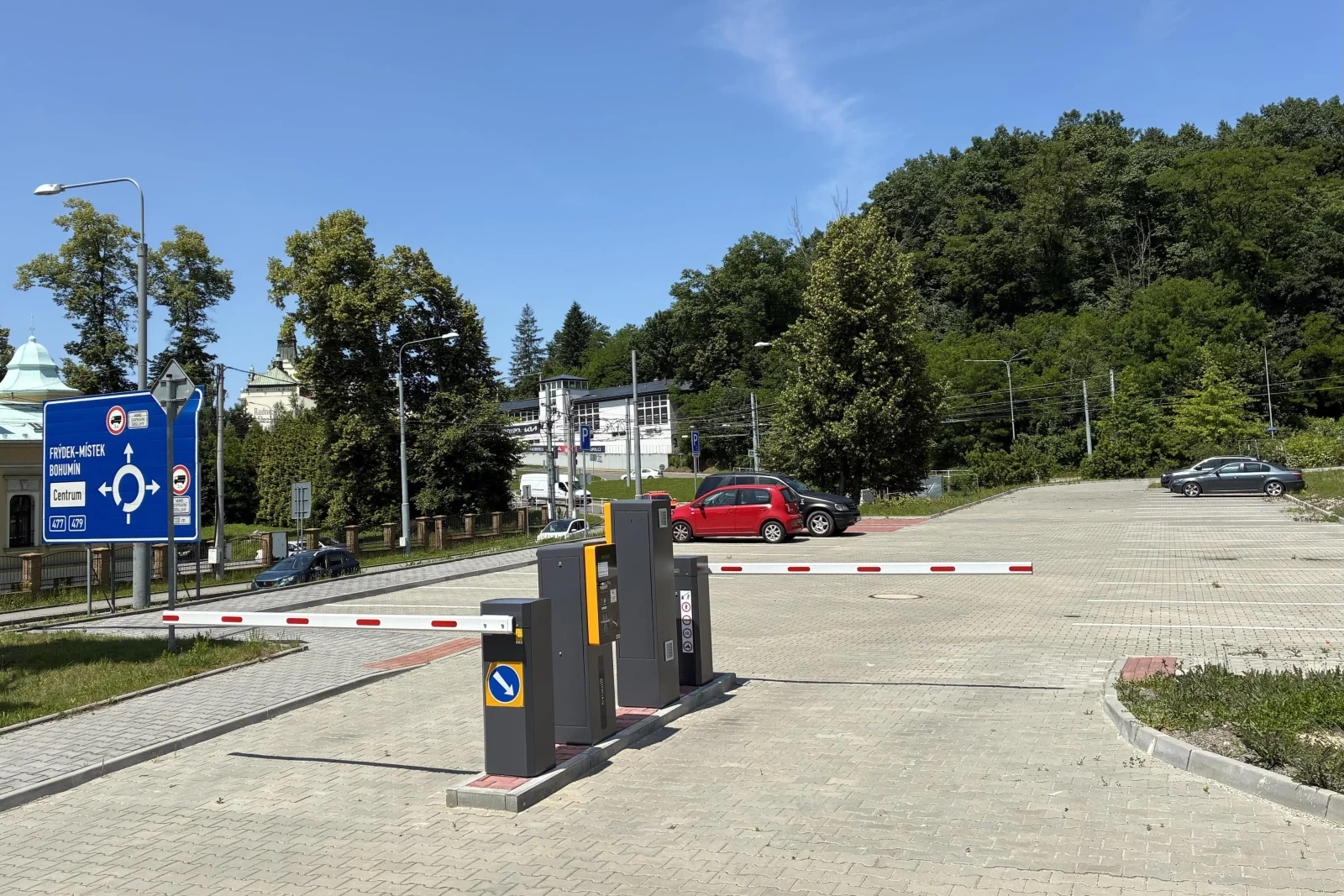 Dlouhodobý problém u rožnovského nádraží má řešení. Město dokončilo důležitý krok