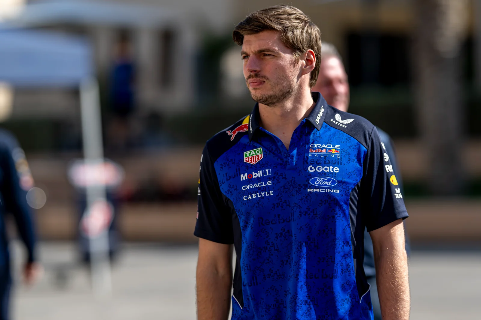 Max Verstappen zažívá těžké chvíle. Při rallye došlo k nehodě, auto skončilo po nárazu mimo trať