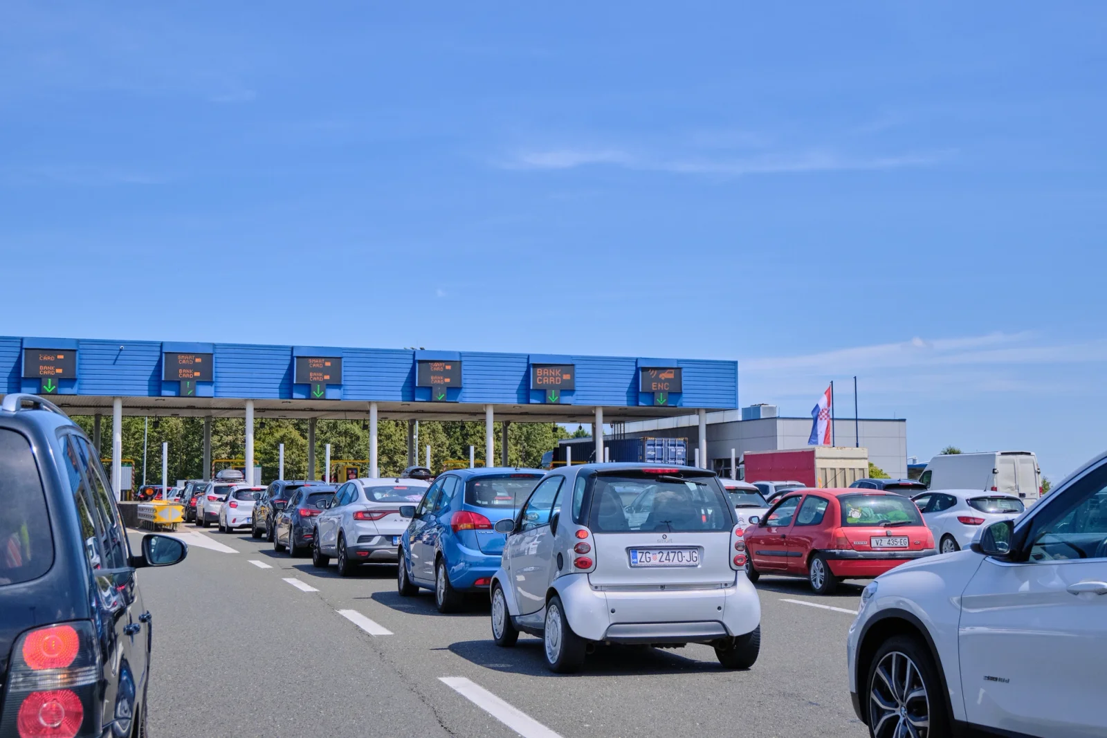 Chorvaté ztrácejí trpělivost s turisty: Cesta k moři se může protáhnout na dlouhé hodiny