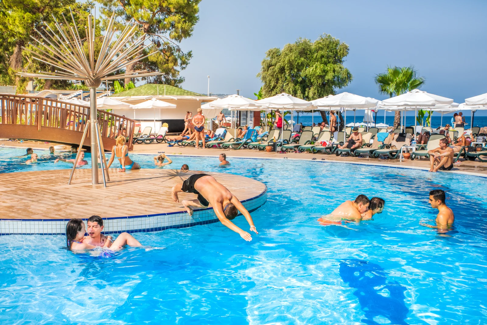 Češi v Turecku porušují pravidlo, kvůli kterému je hotel může vyhodit. Mnozí až pak zjistí, že musí zaplatit pokutu