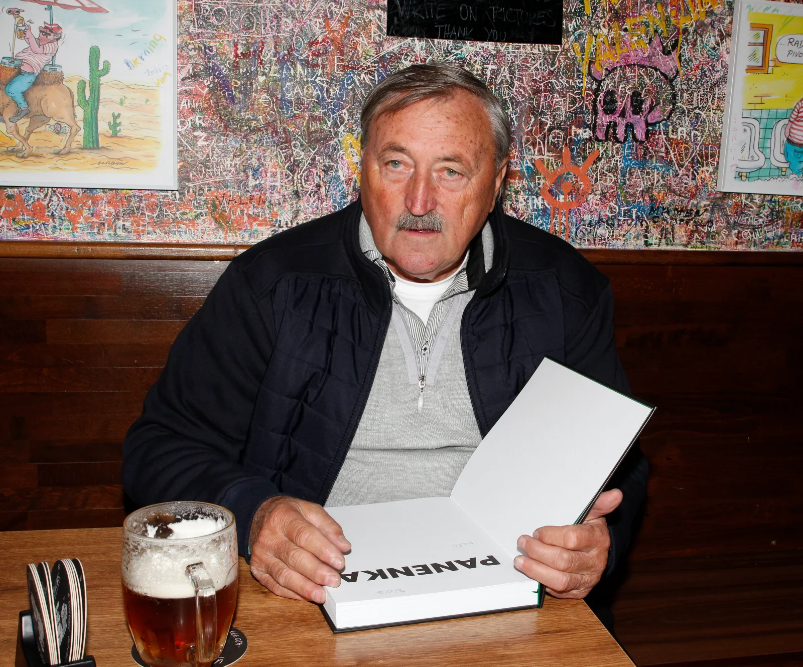 Celé Česko překvapily snímky z chalupy Antonína Panenky. Moderní sídlo mu chodí obdivovat sousedé