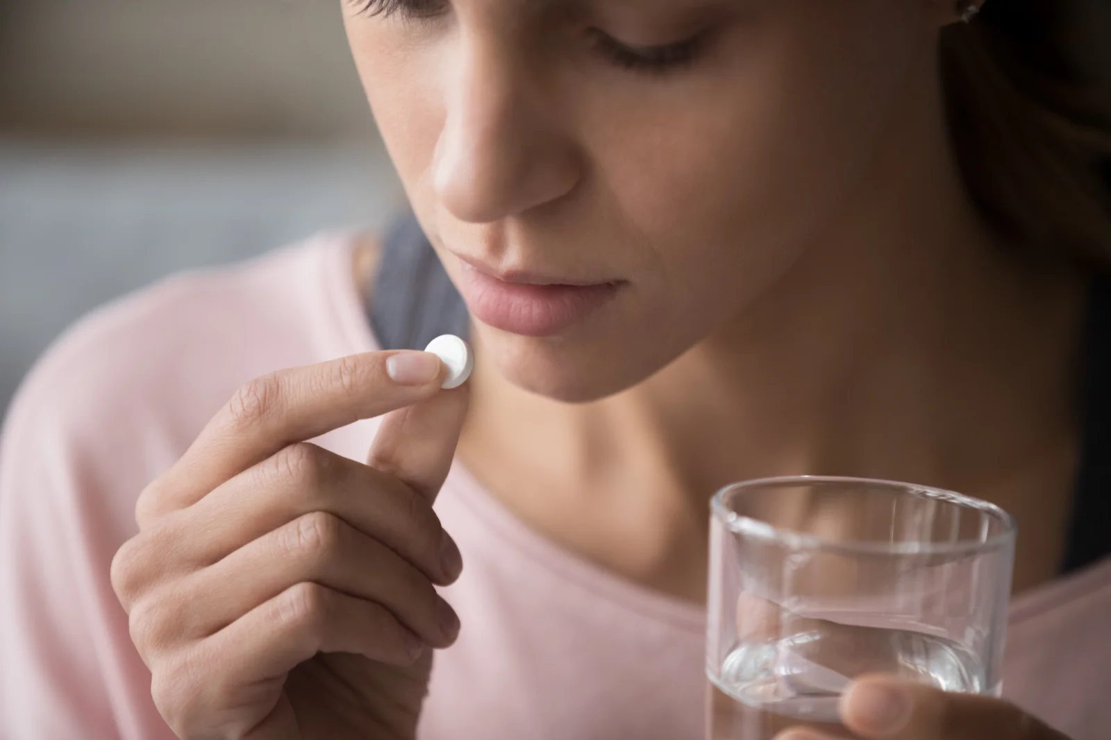 Z lékáren mizí důležitý lék. Úřad varuje, vadné šarže mohou nemocným lidem způsobit vážné zdravotní potíže