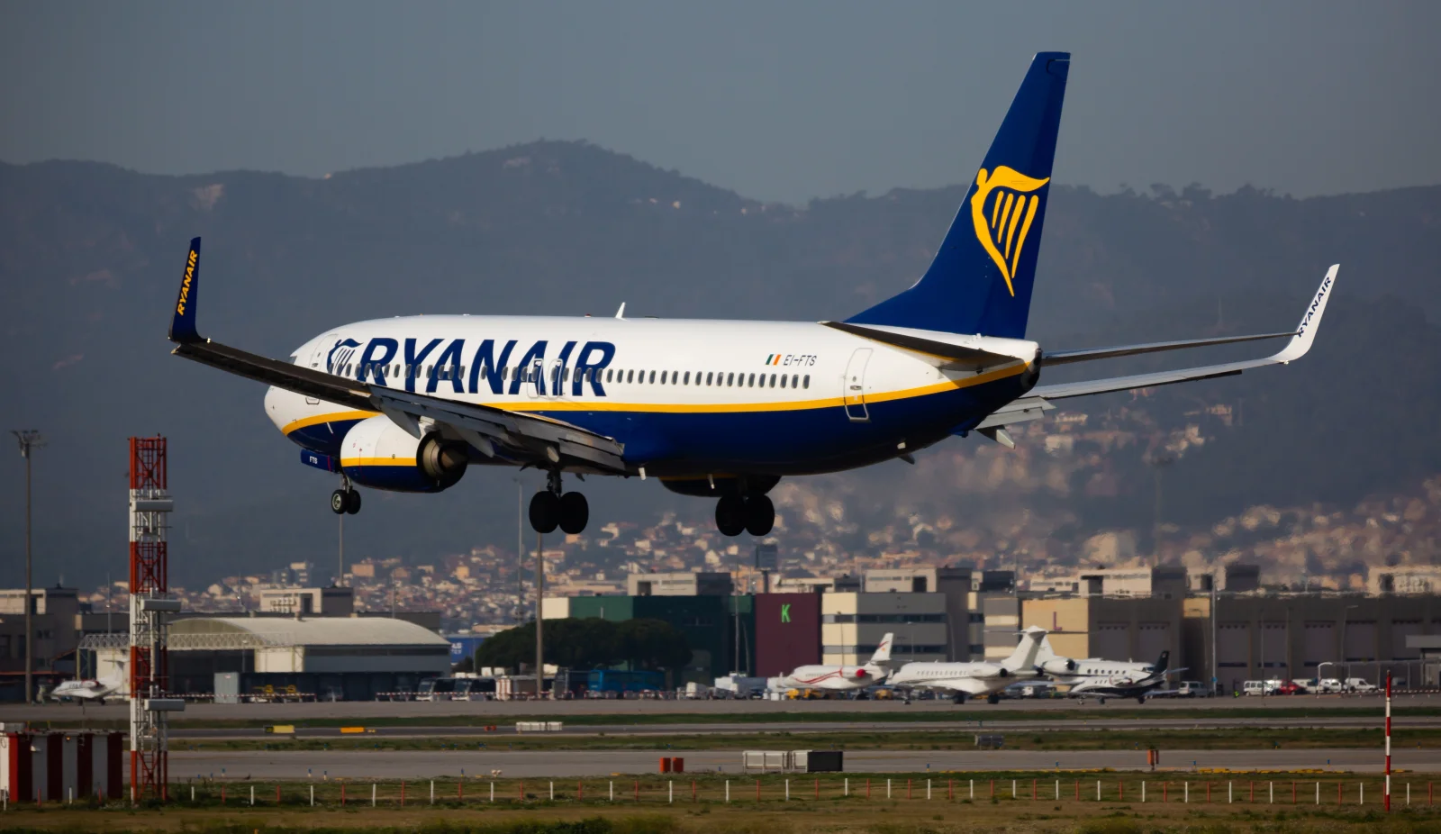 Na palubě Ryanairu nastaly vážné komplikace. Pilot musel neplánovaně přistát v Bristolu