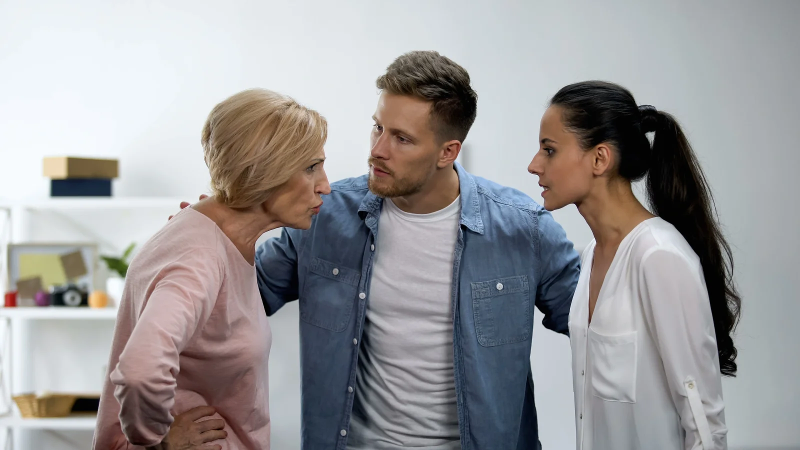 Lenka (38): Myslela jsem si, že tchyně chce pomoct s dětmi. Brzy jsem pochopila, že má úplně jiný plán