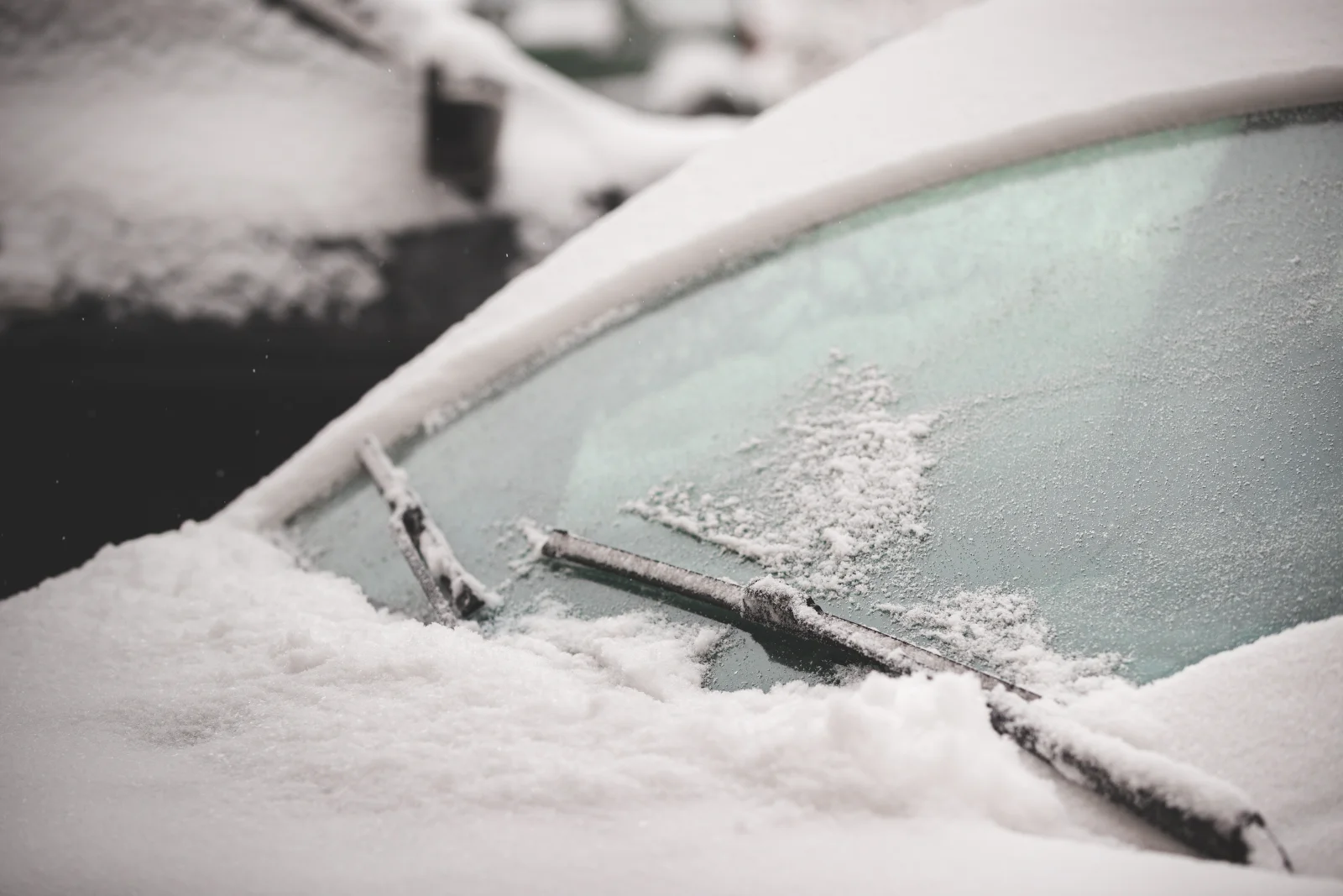Na Česko se žene nebezpečné počasí. Meteorologové vydali akutní varování, za pár hodin nastane na cestách peklo