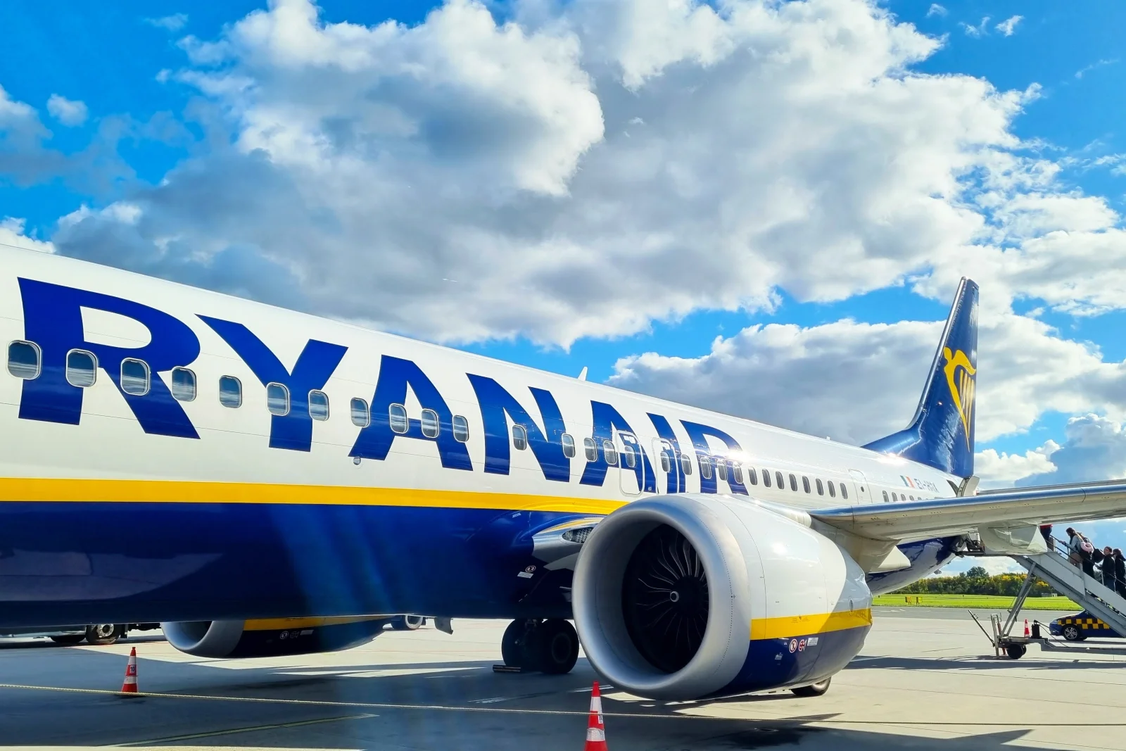 Ryanair znovu mění pravidla pro zavazadla a nástup. Jedna drobnost může cestu k moři výrazně prodražit