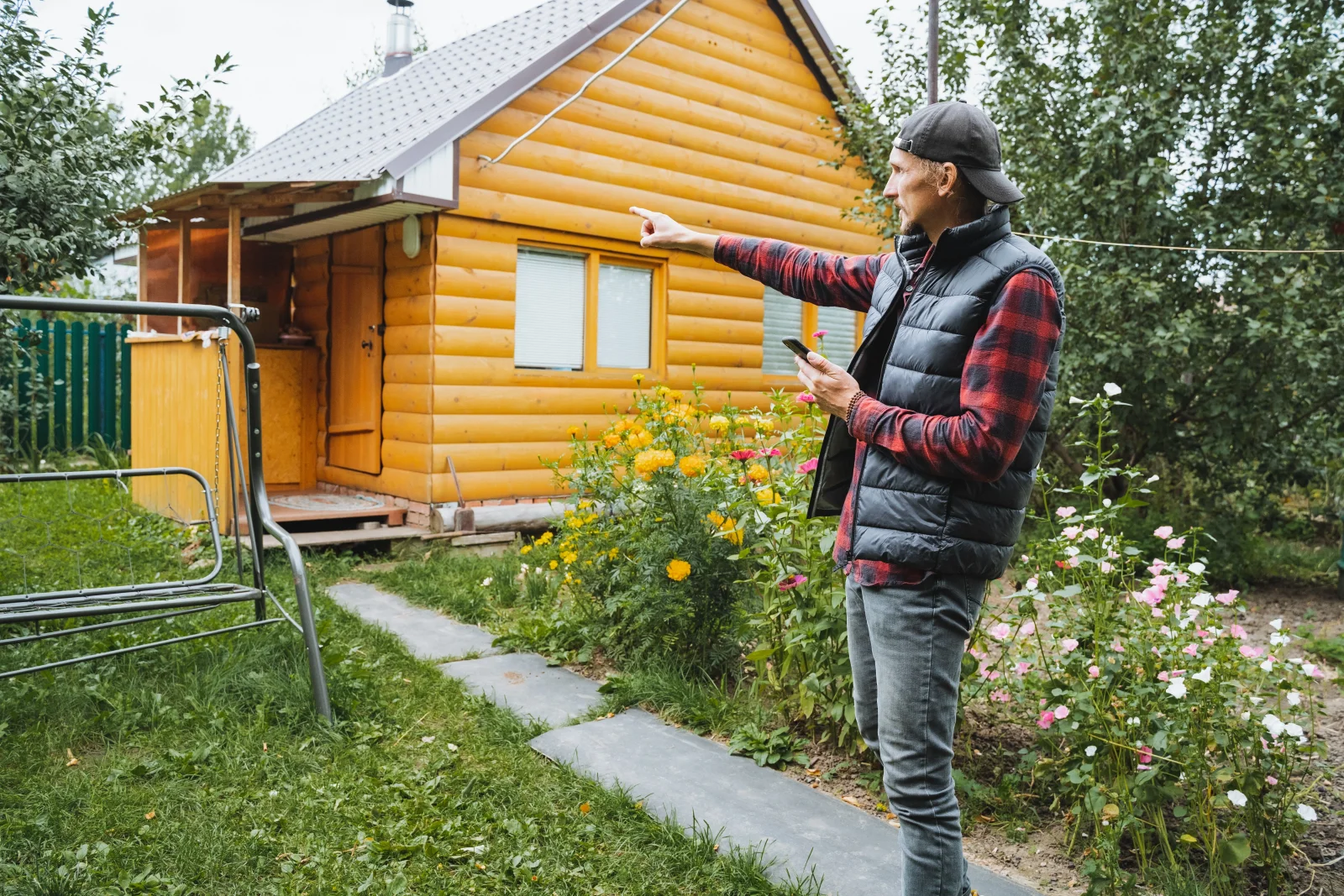 Vojtěch (46): Půjčil jsem synovci chalupu na pár víkendů. Náhodou jsem zjistil, že ji pronajíma cizím lidem