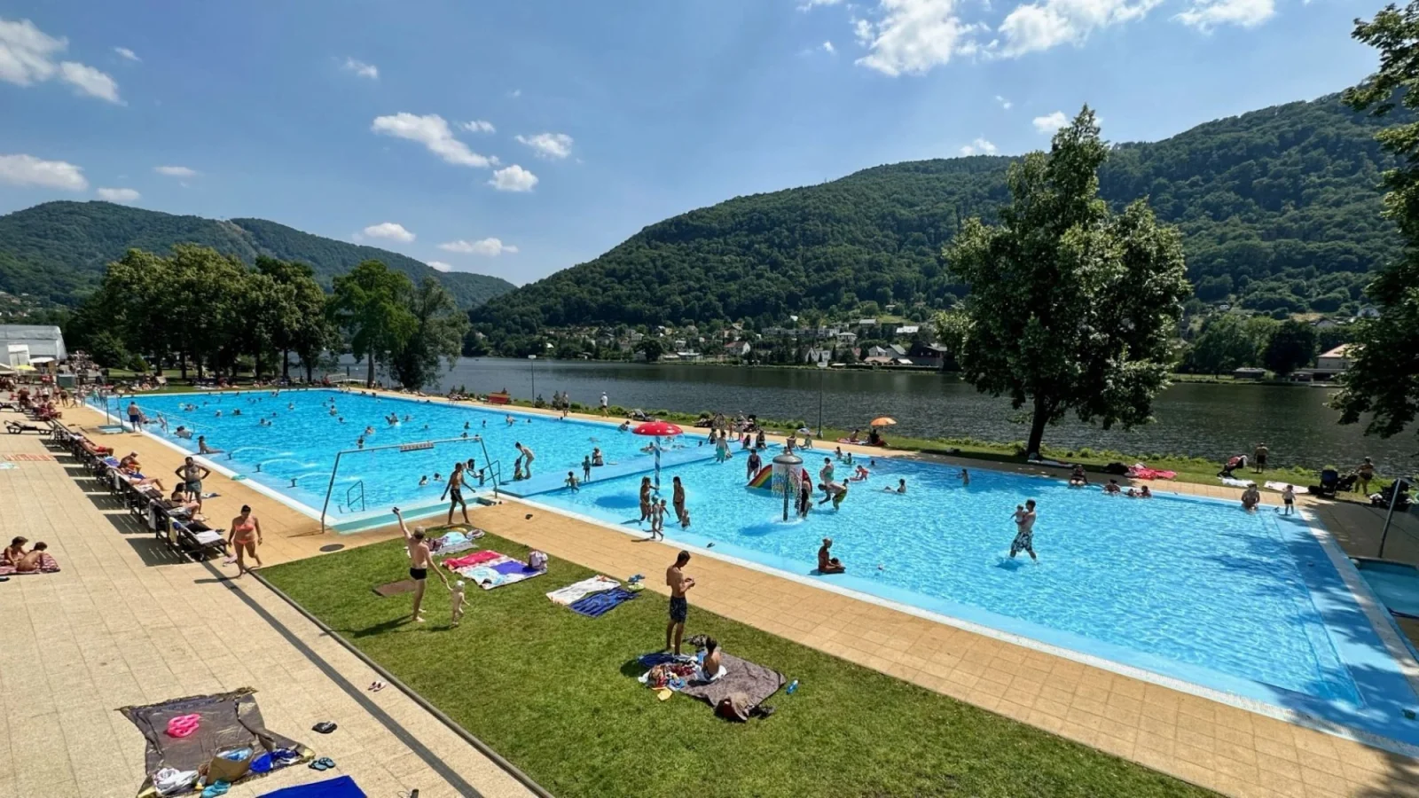 Objevil jsem v Česku termály se vstupem za 80 Kč. Voda je tu léčivá, ale Češi sem vůbec nejezdí