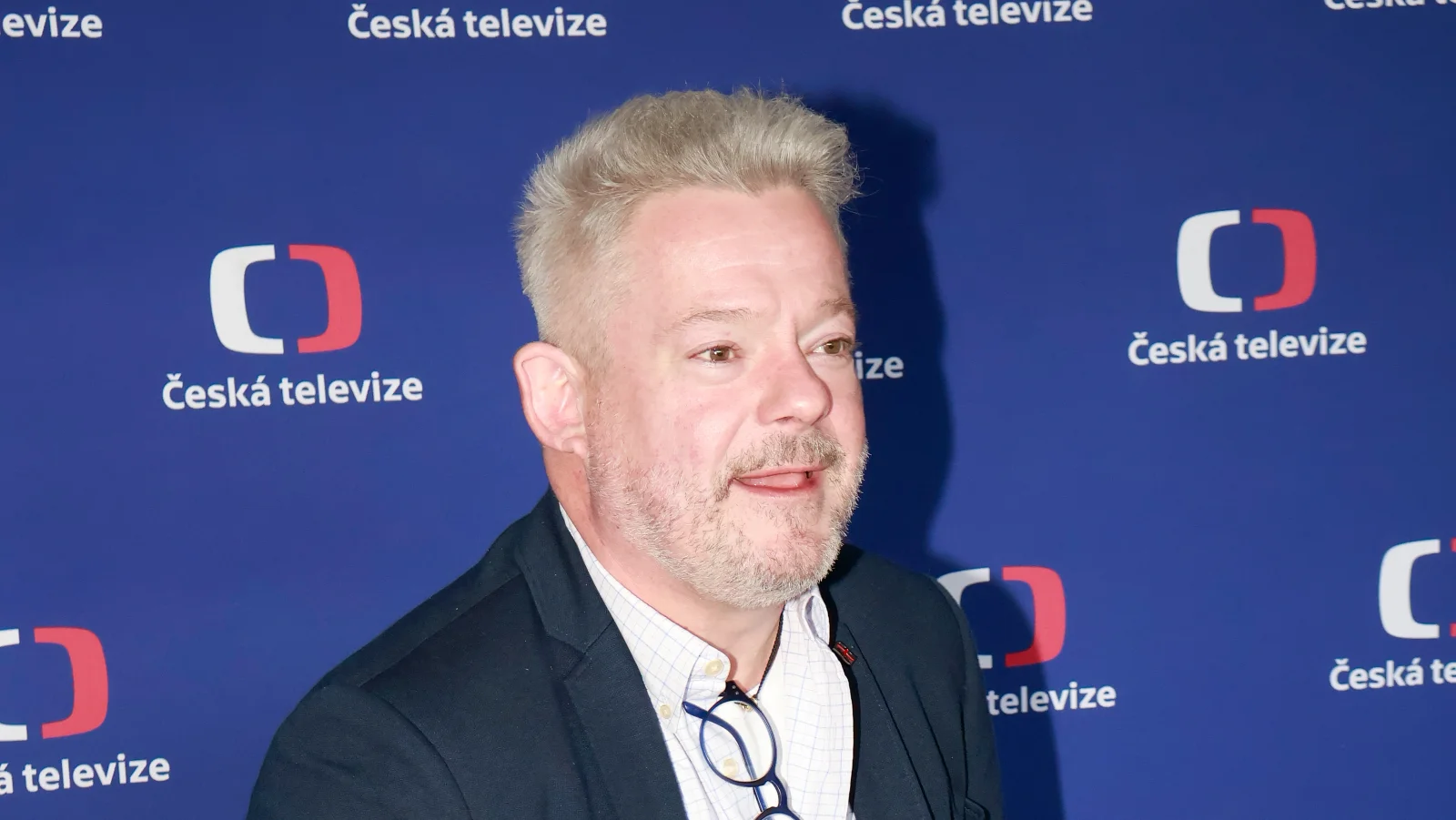 Fanoušci žasnou, jak bydlí Aleš Háma: Místo kanceláře má hernu, nákupy mu přiváží výtah ze sklepa