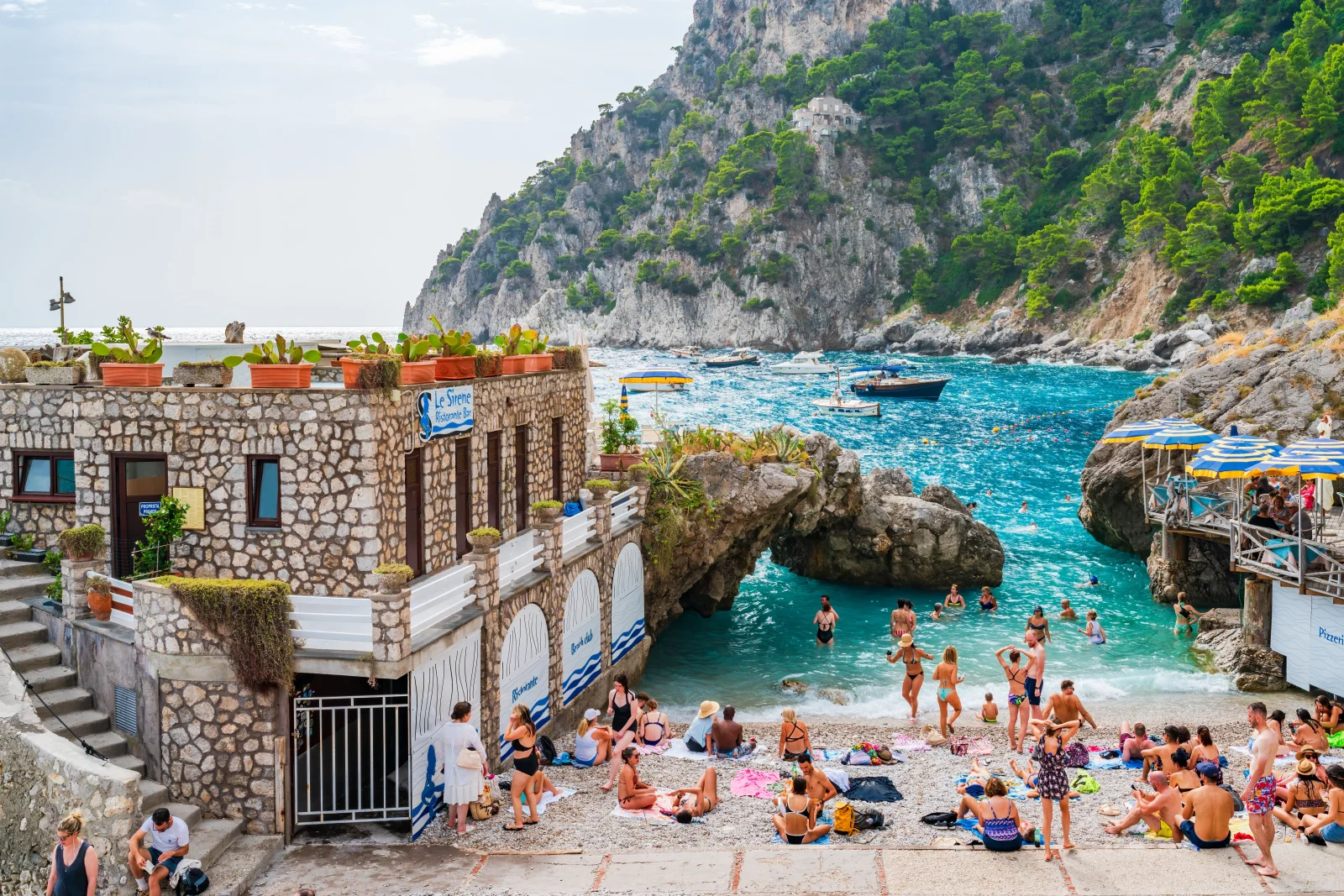 Oblíbený italský ostrov zpřísňuje pravidla. Na některá místa se už turisté nikdy nedostanou