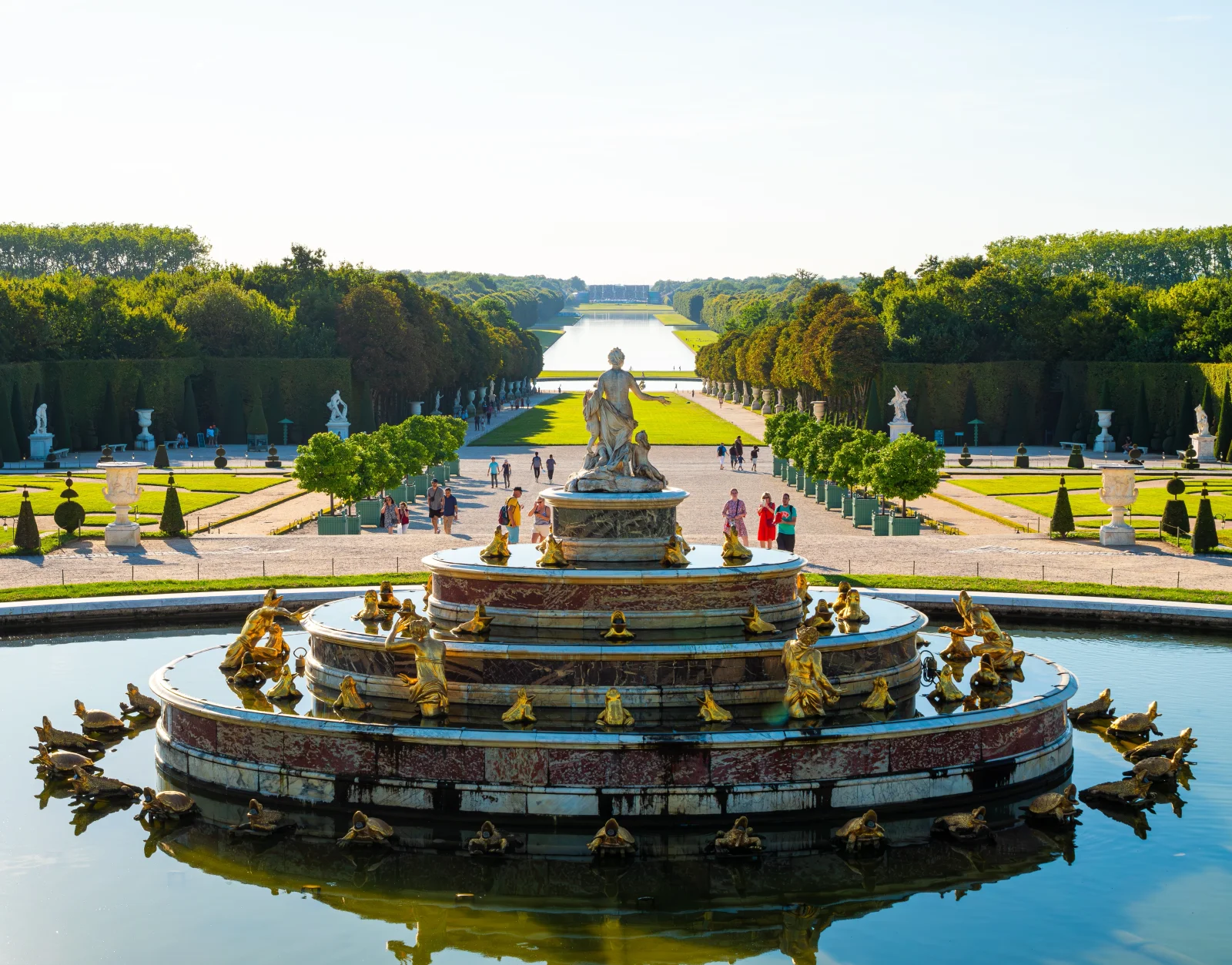 Tento český zámek přirovnávají k francouzskému Versailles. Stačí jediný krok za bránu a pochopíte proč
