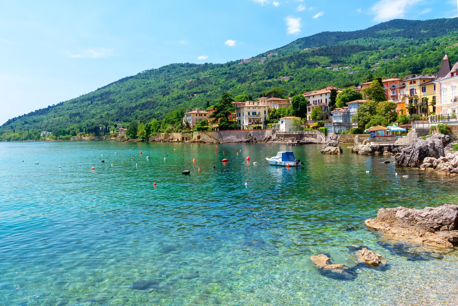 Zapomeňte na dlouhou cestu na jih Chorvatska. Tohle město vypadá jako Itálie a dorazíte sem mnohem dřív