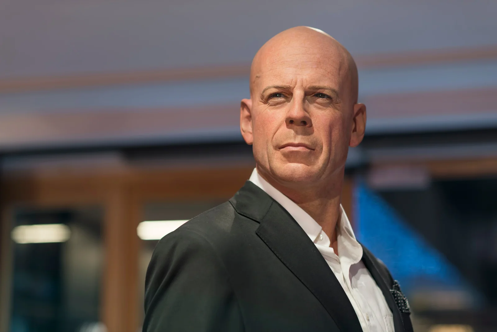 Šok pro všechny fanoušky. Bruce Willis nás navždy opustil a domů už se nevrátí, řekla jeho manželka