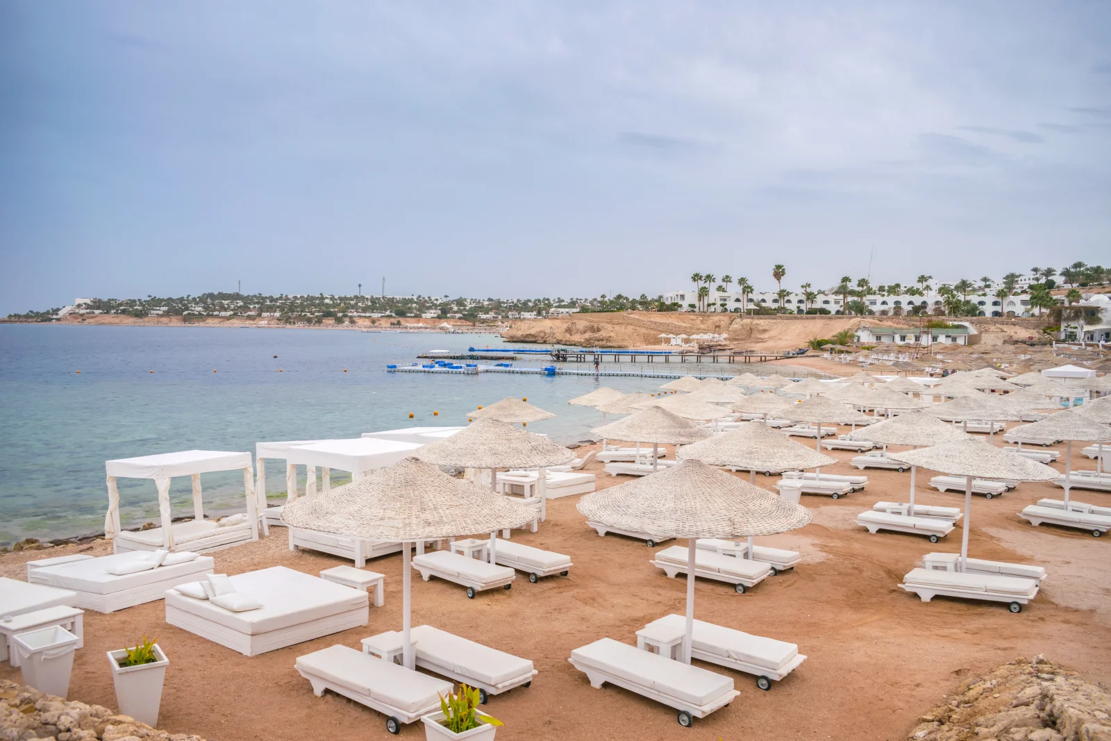 Egypt uzavírá hotely plné turistů. Rozhodnutí ministerstva vyděsilo cestující, nikdo neví, co bude dál
