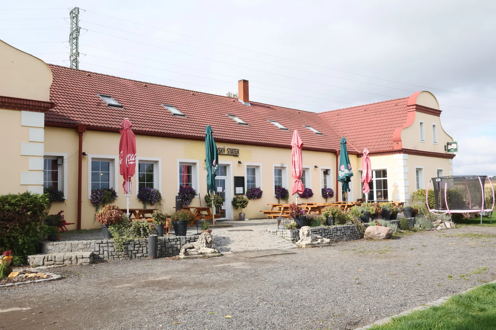 Na první pohled ztracená hospoda, kam se nedostanete. Ve skutečnosti zaujala i Zdeňka Pohlreicha
