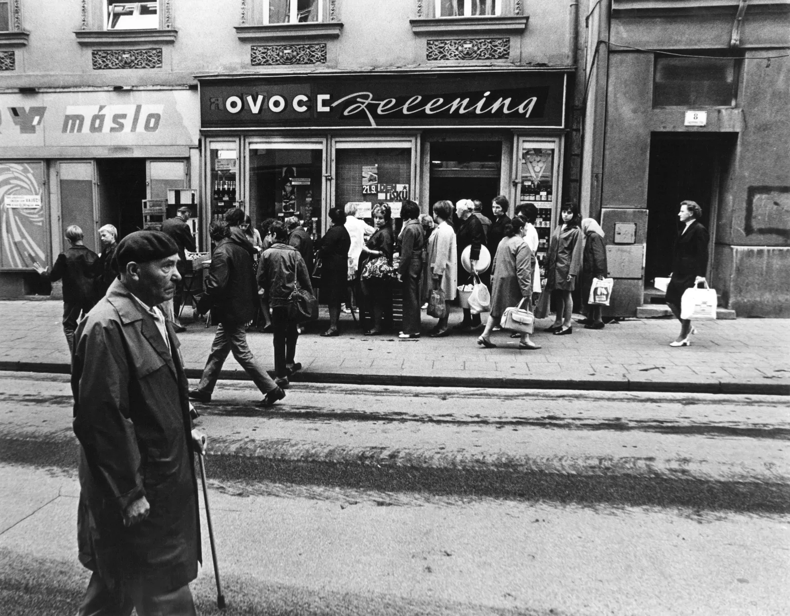 Zvládnete kvíz, který mate Čechy nad 50? Toto slýchal každý, kdo vyrůstal za socialismu, lidé netuší, co to znamená