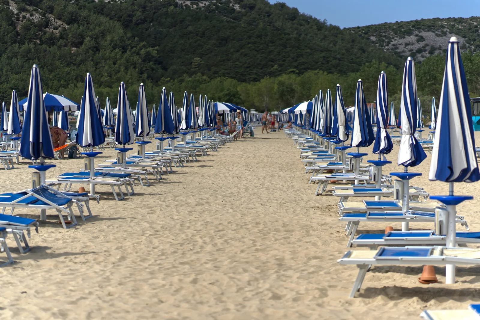 Pět pláží u Baltského moře, kde turisté hledají klid. Slavné Chałupy tentokrát chybí