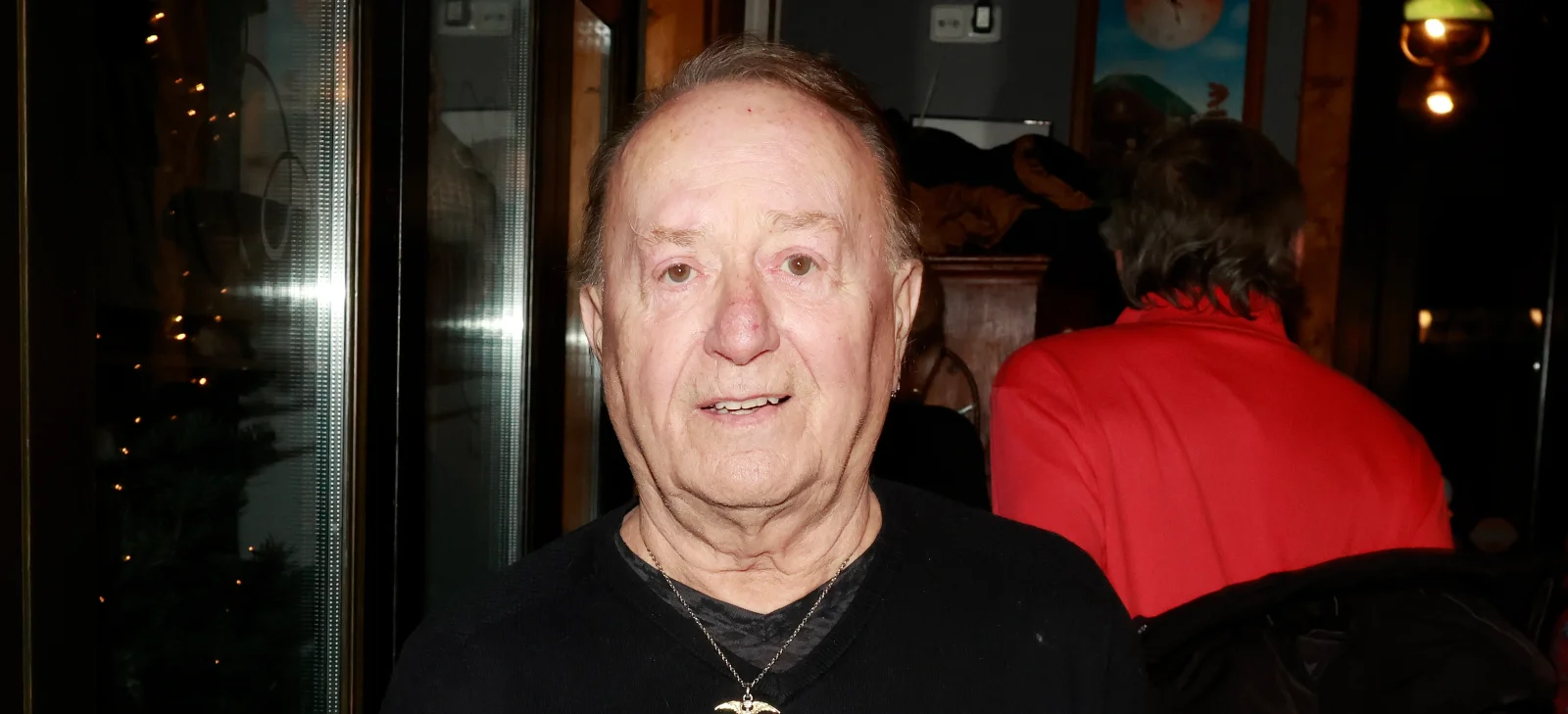 Petr Janda si dopřává slunce na Floridě. Z pláže posílá usměvavý pozdrav, takto ho fanoušci neznají