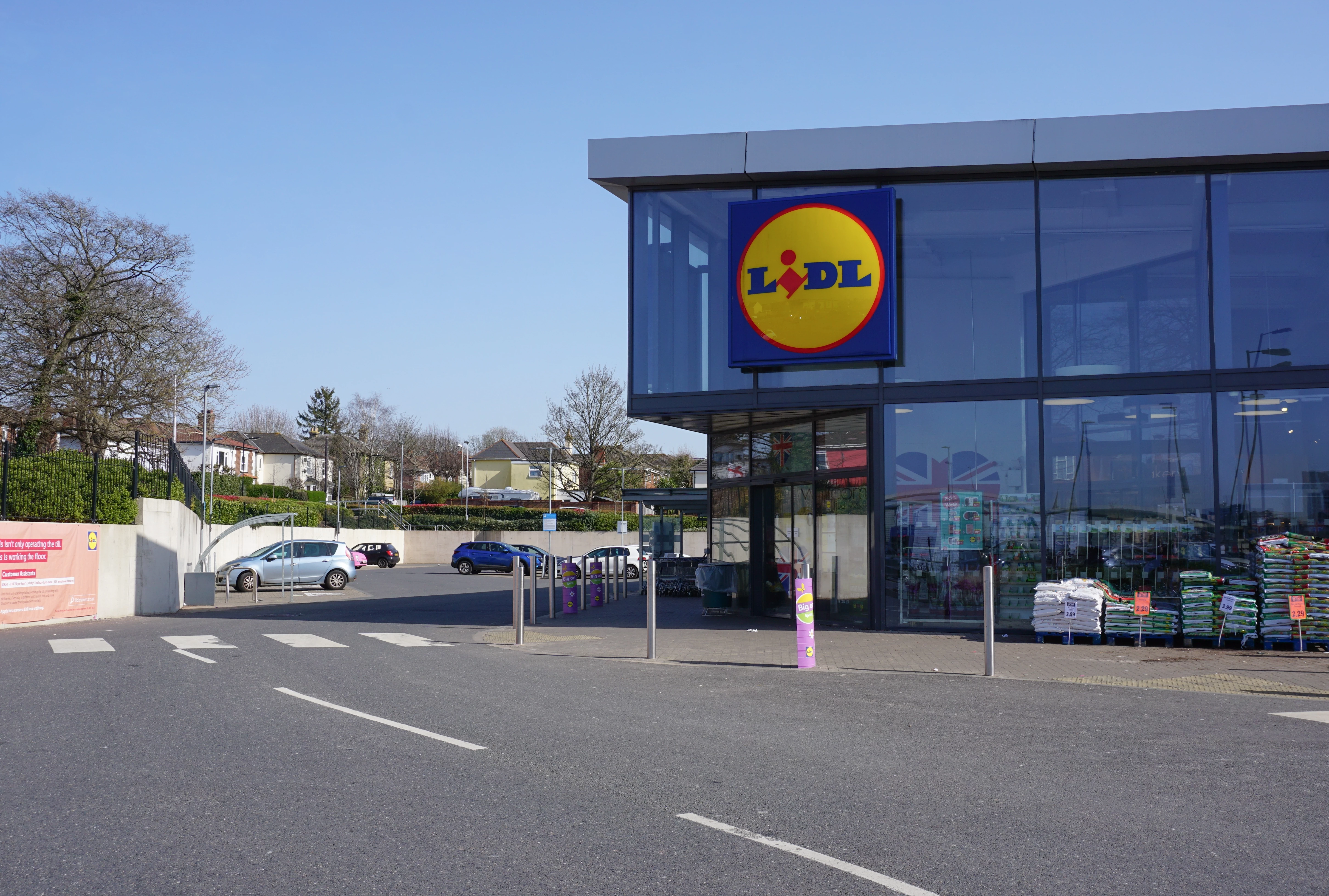Lidl nabízí praktickou vychytávku k mobilu se slevou 56 %: Za podobné doplňky lidé jinde platí víc