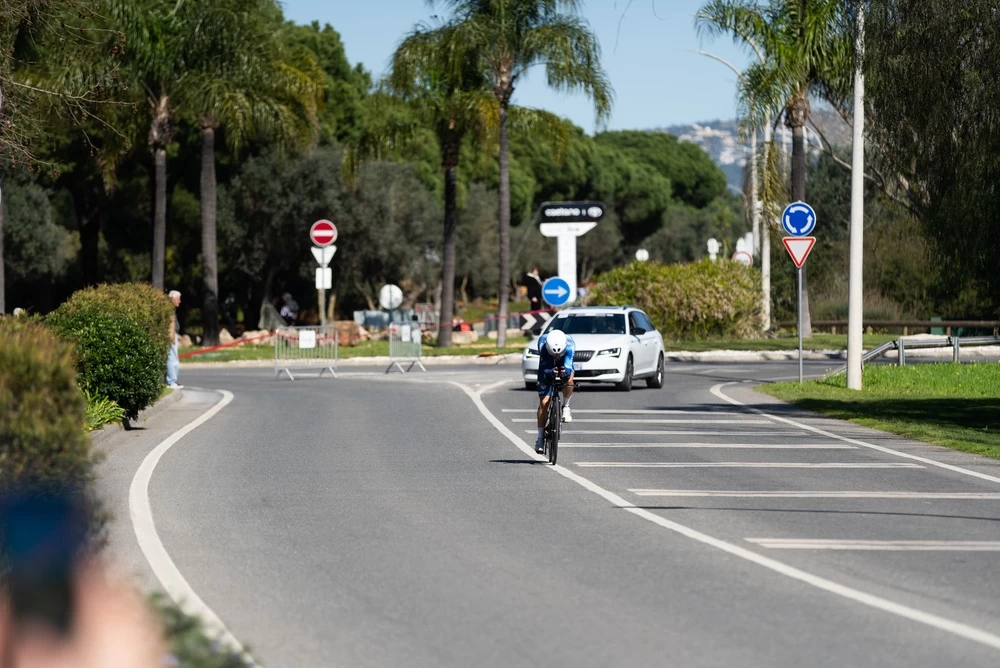 Opilý řidič vjel v portugalském letovisku do davu turistů. Zranil 12 lidí, mezi nimi je i muž z Polska