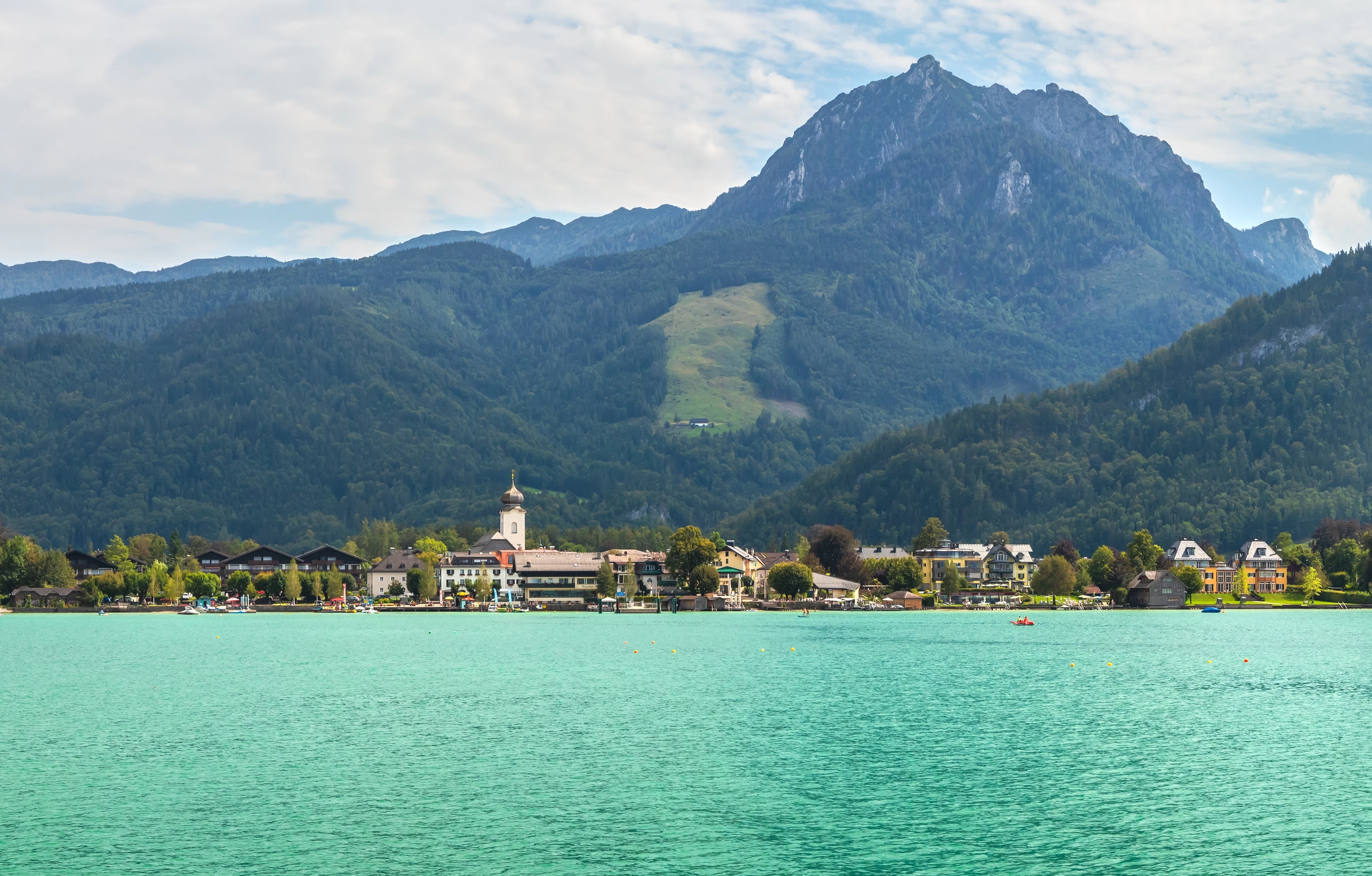Bouřka překvapila turisty přímo na rakouských jezerech. Několik lidí se dostalo do nouze