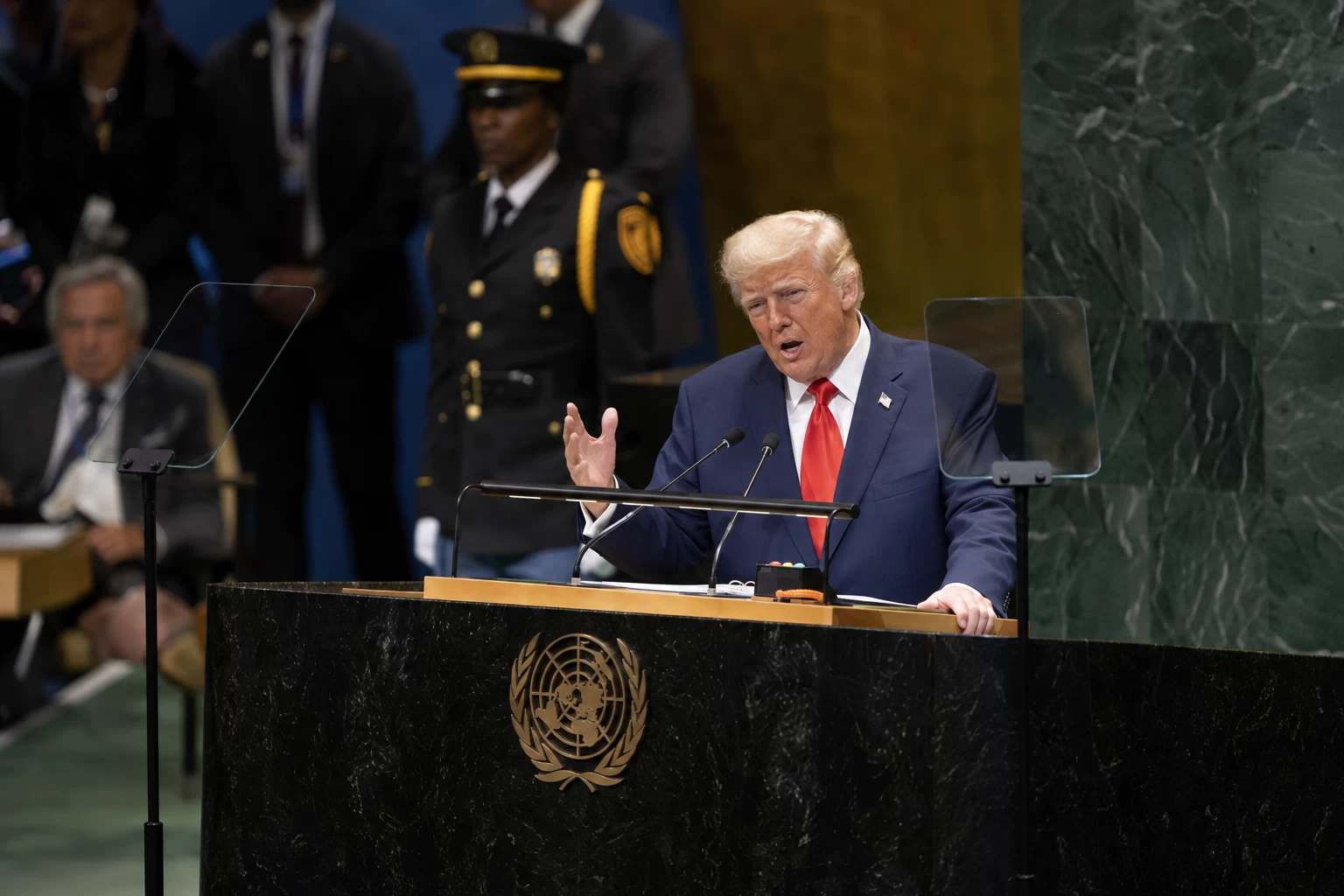Trump během projevu na OSN smetl návrh o regulaci AI ze stolu:  Důvody překvapili veřejnost