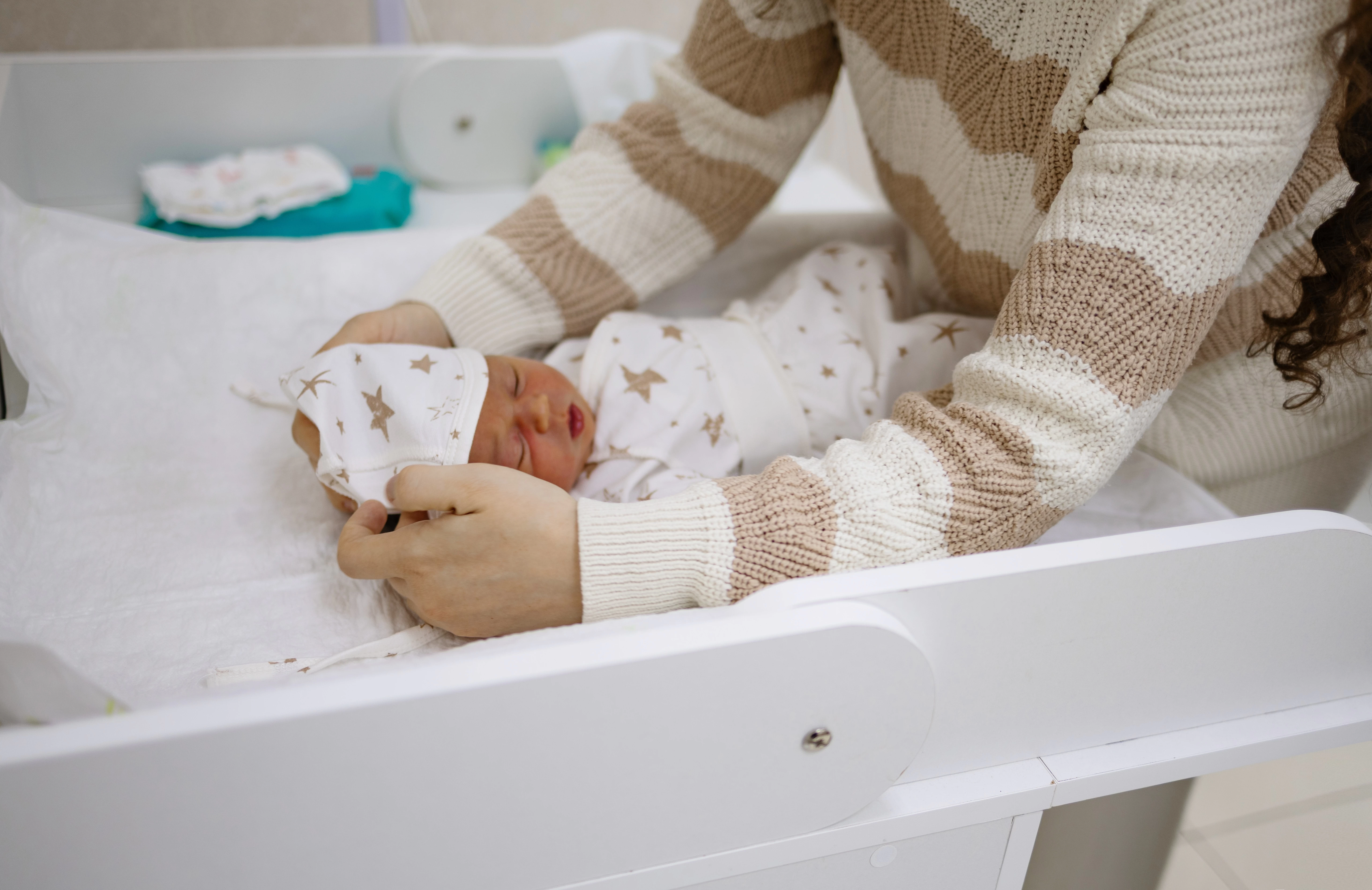 Porodnice v Česku zveřejnila seznam nejčastějších jmen. Nad některými zůstane rozum stát