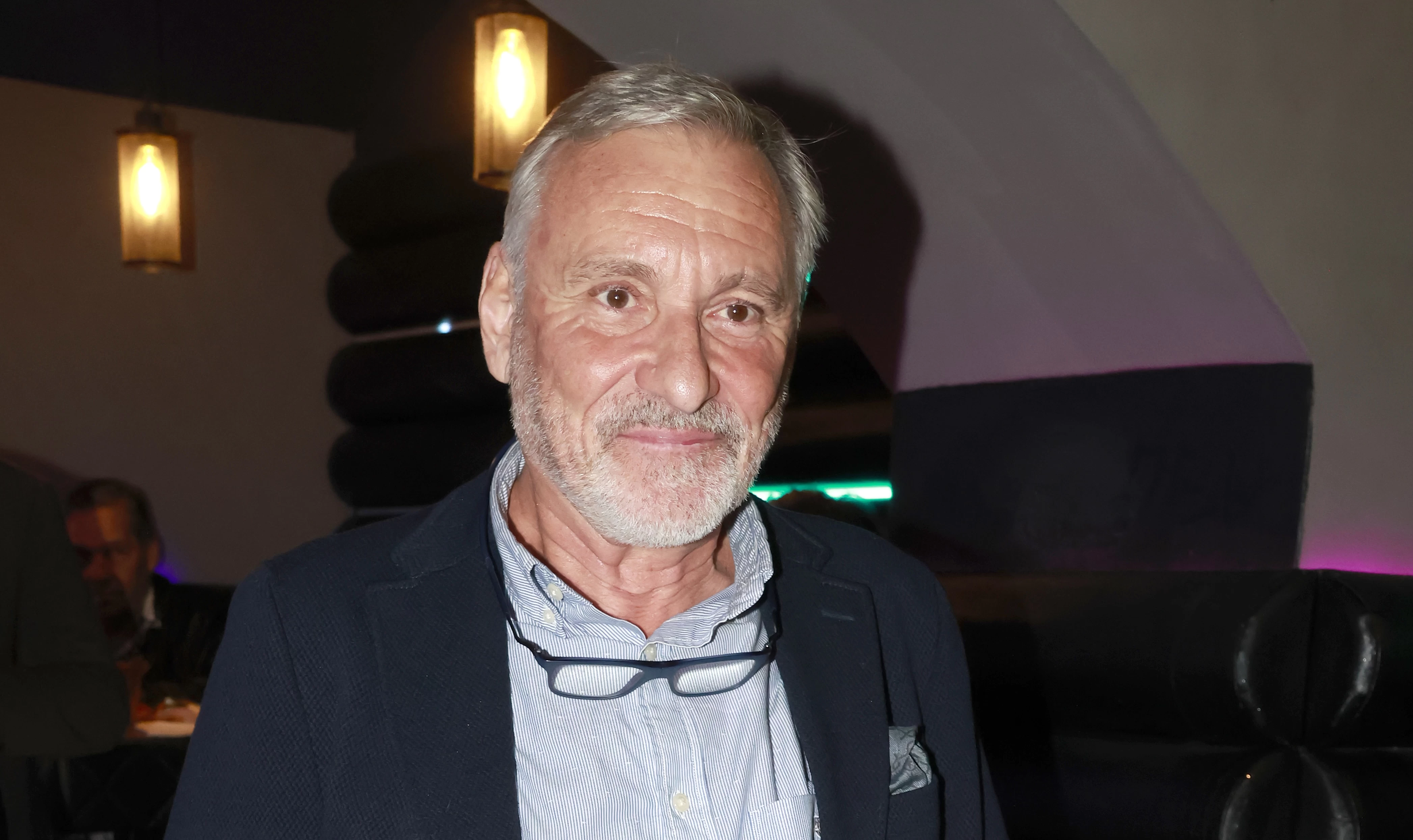 Jan Čenský má v životě dvě Dany. S Morávkovou ho pojí práce, doma má po boku úplně jinou ženu